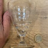 Set of 4 wine glasses on short stem