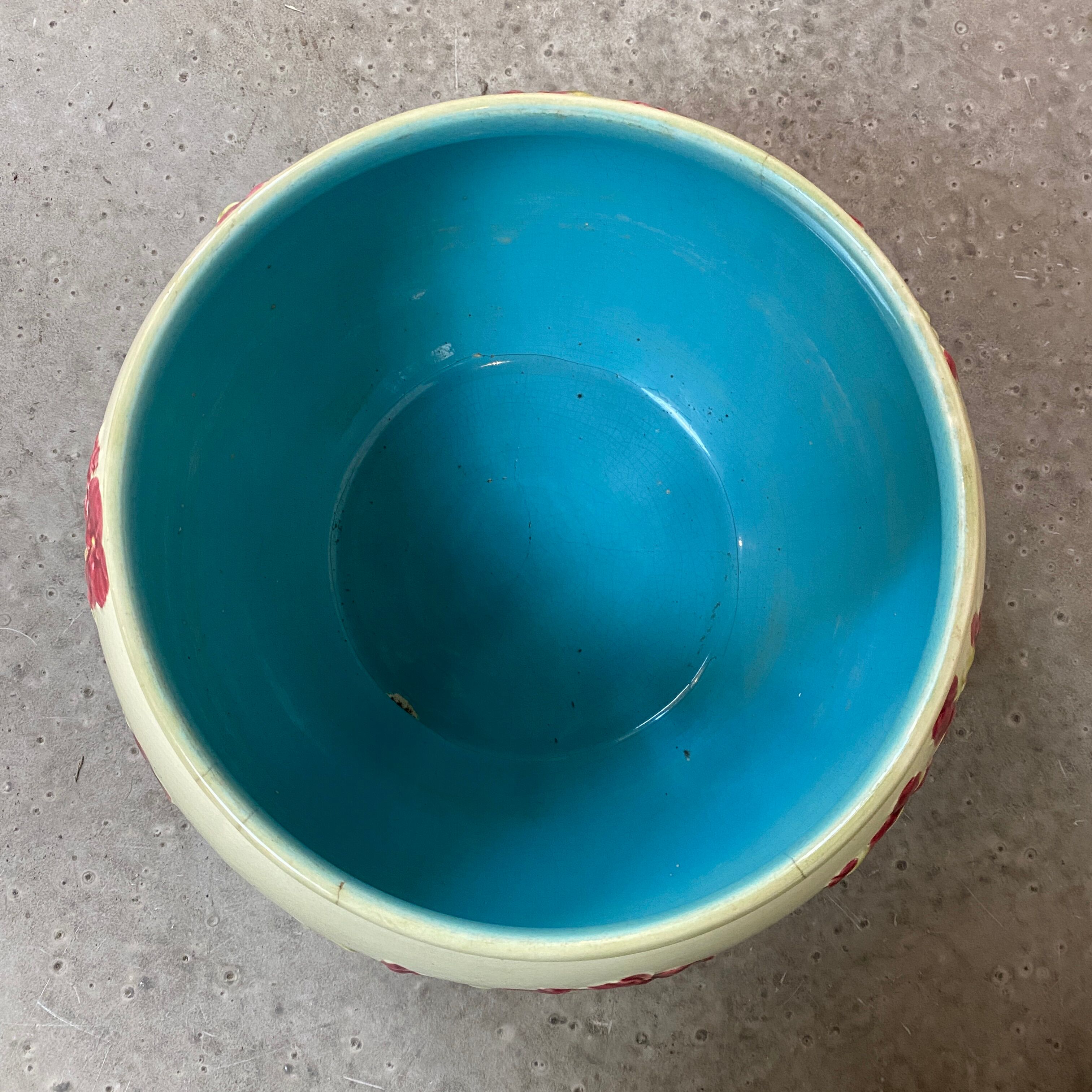 Slip pot vase