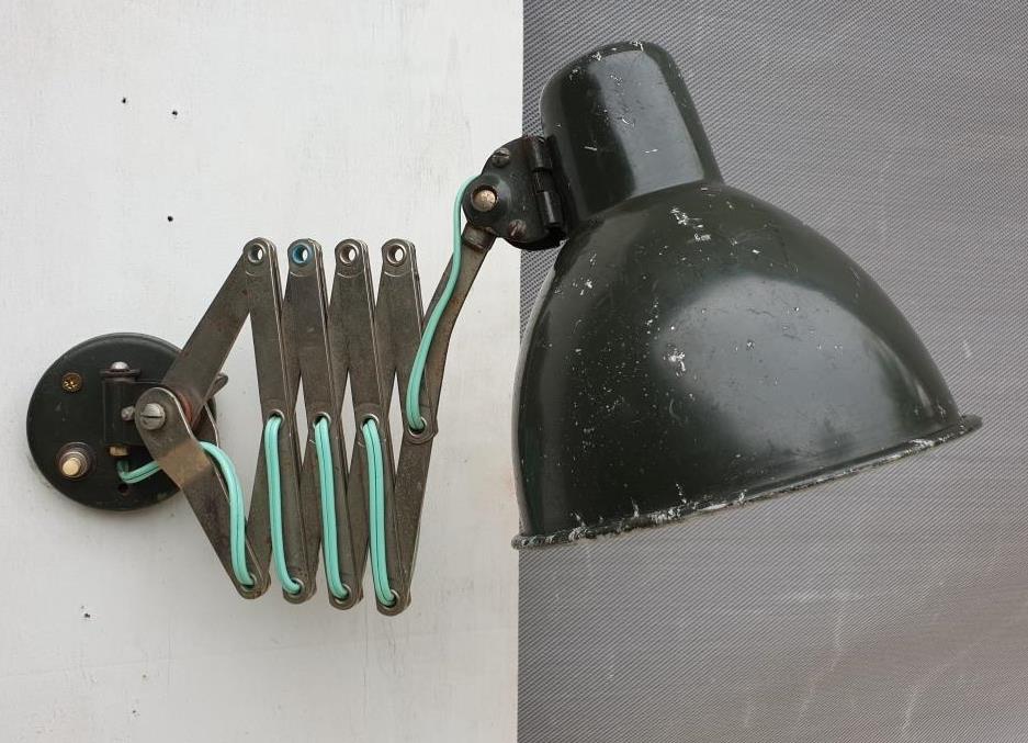 Accordion lamp 1950 push button on base