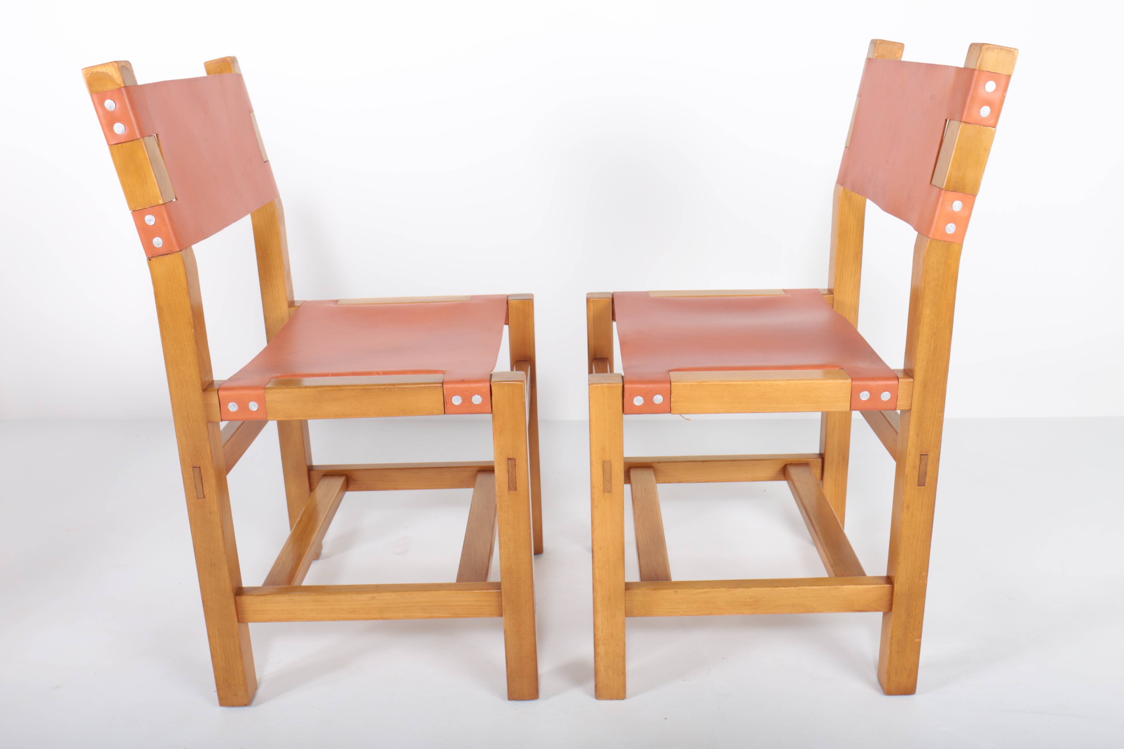 Set of 6 chairs in elm and leather Maison Regain edition