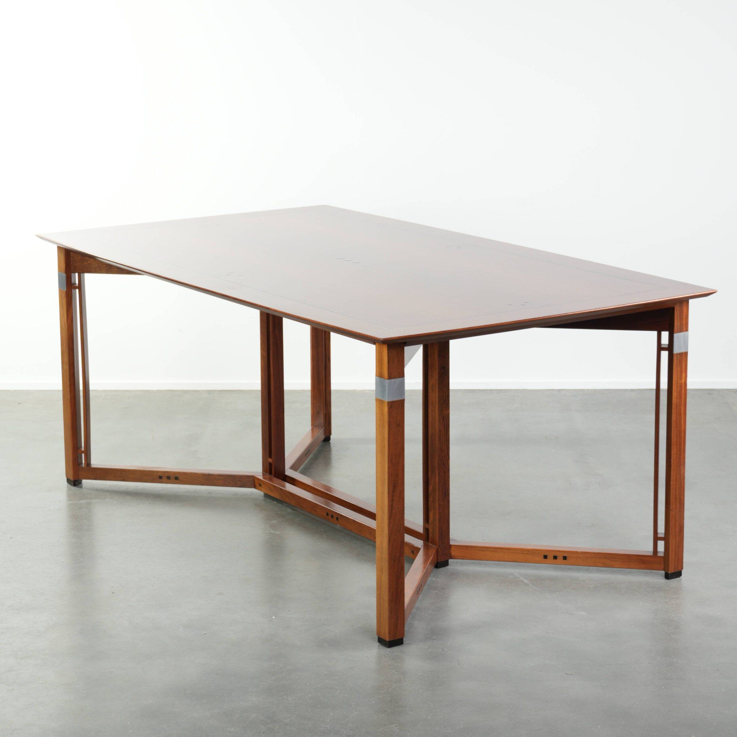 Beautiful Art Deco design dining table for 4 to 6 people