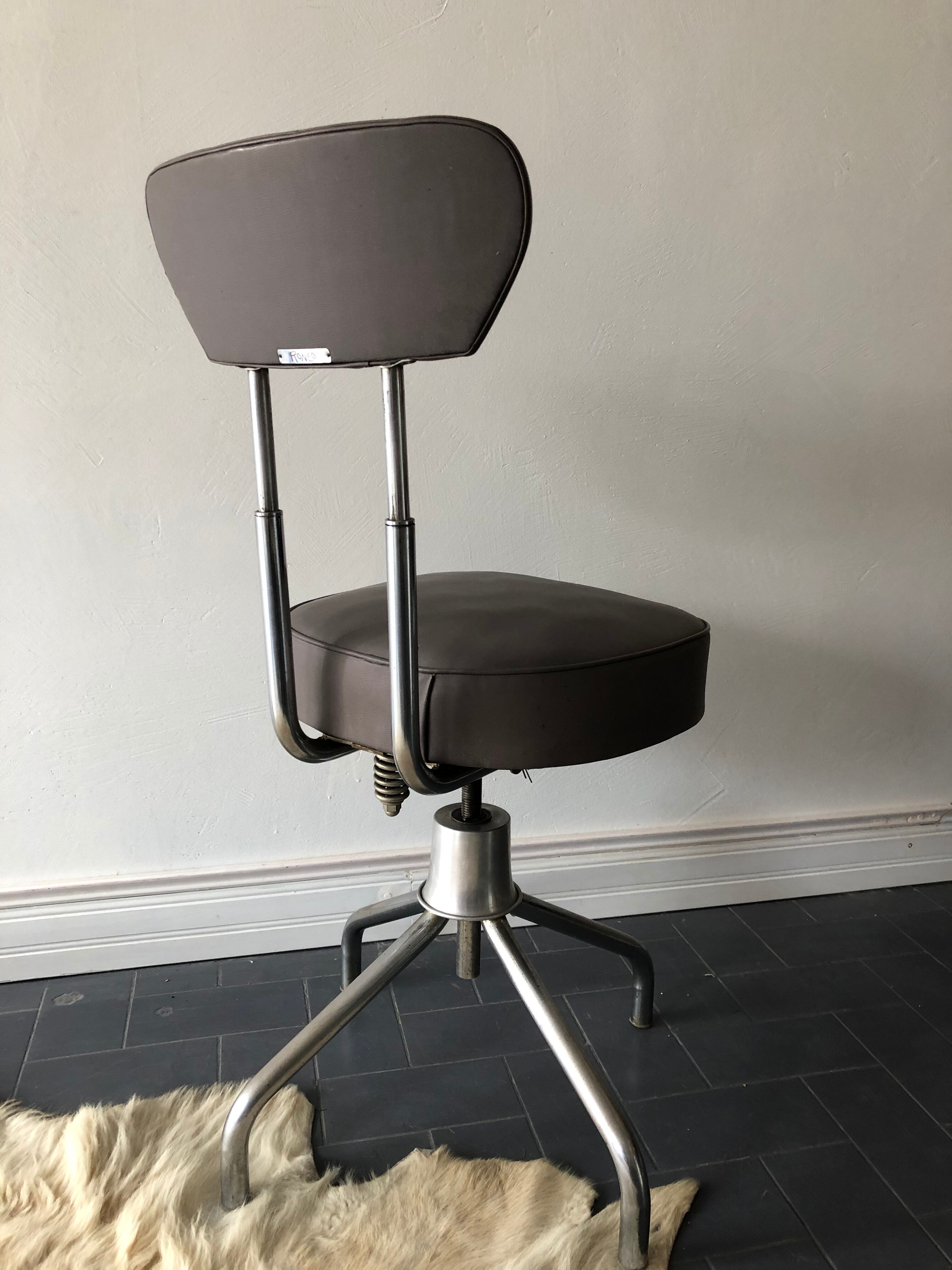 Workshop Chair, industrial, Ronéo.