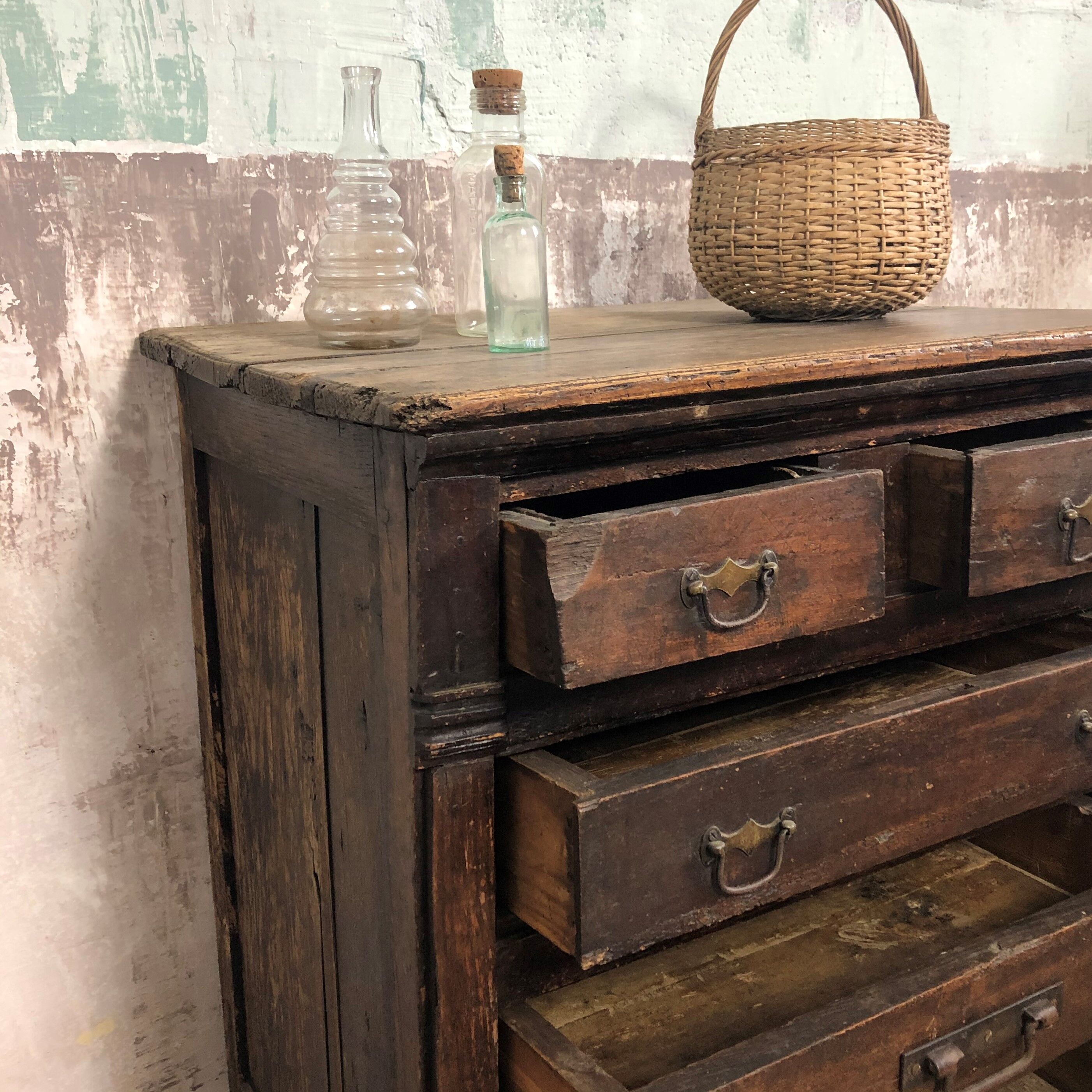 Former dresser - Popular Art XlX