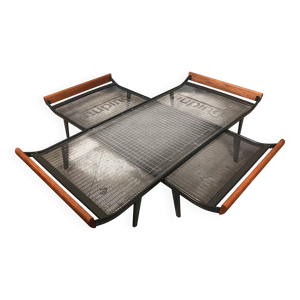 deux lits de repos vintage