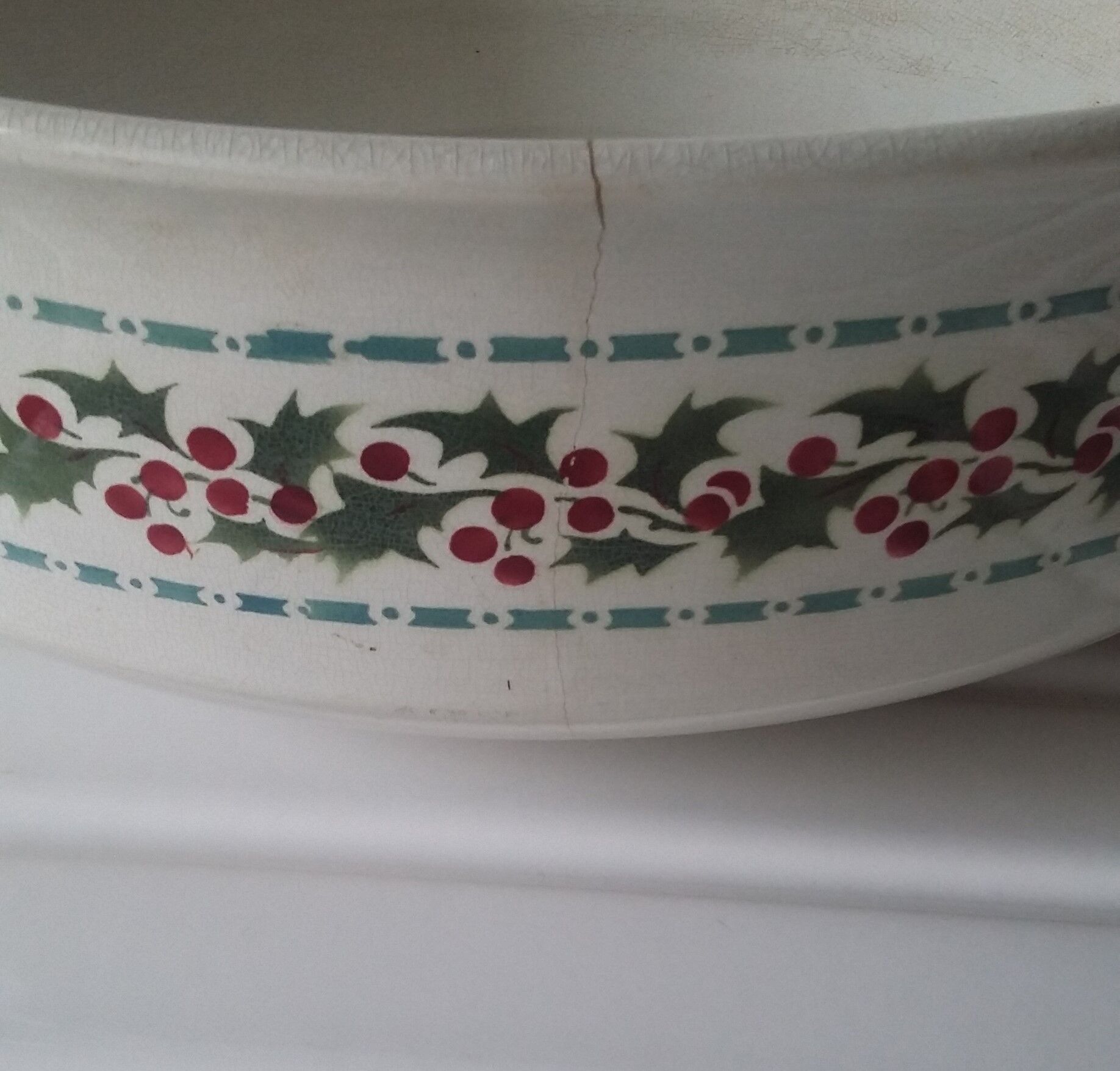 Plat en faïence de St Amand