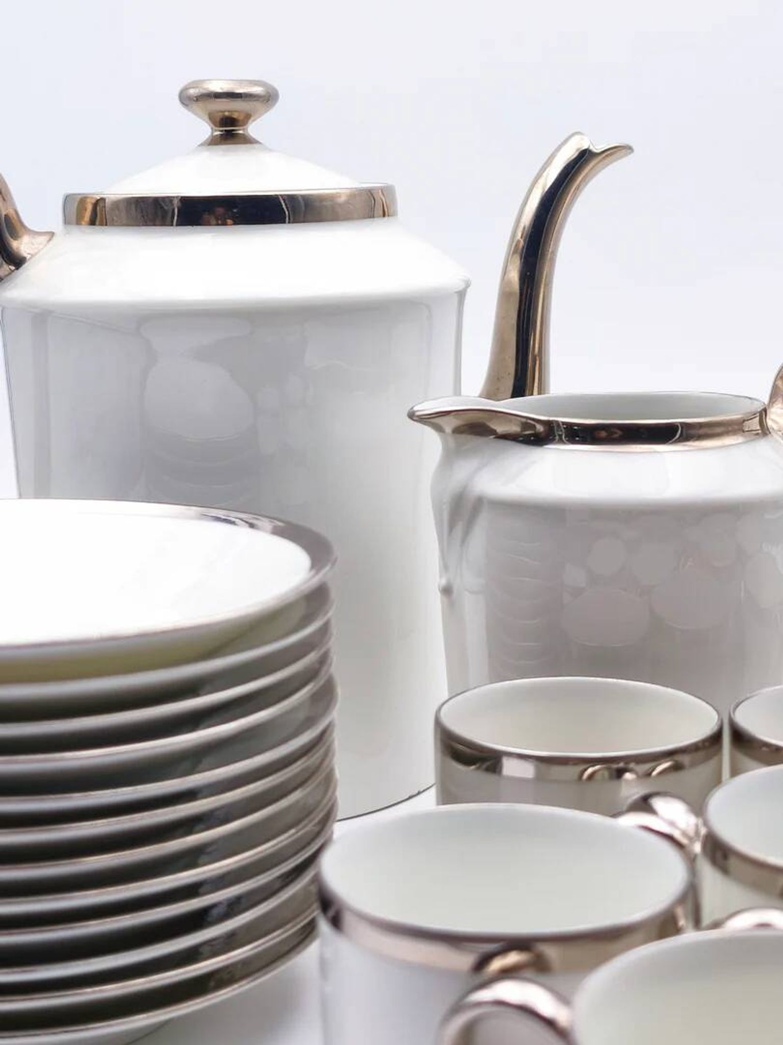 Prestigious coffee service – Bernardaud & Cie (B & Cie) Limoges – 26 pieces