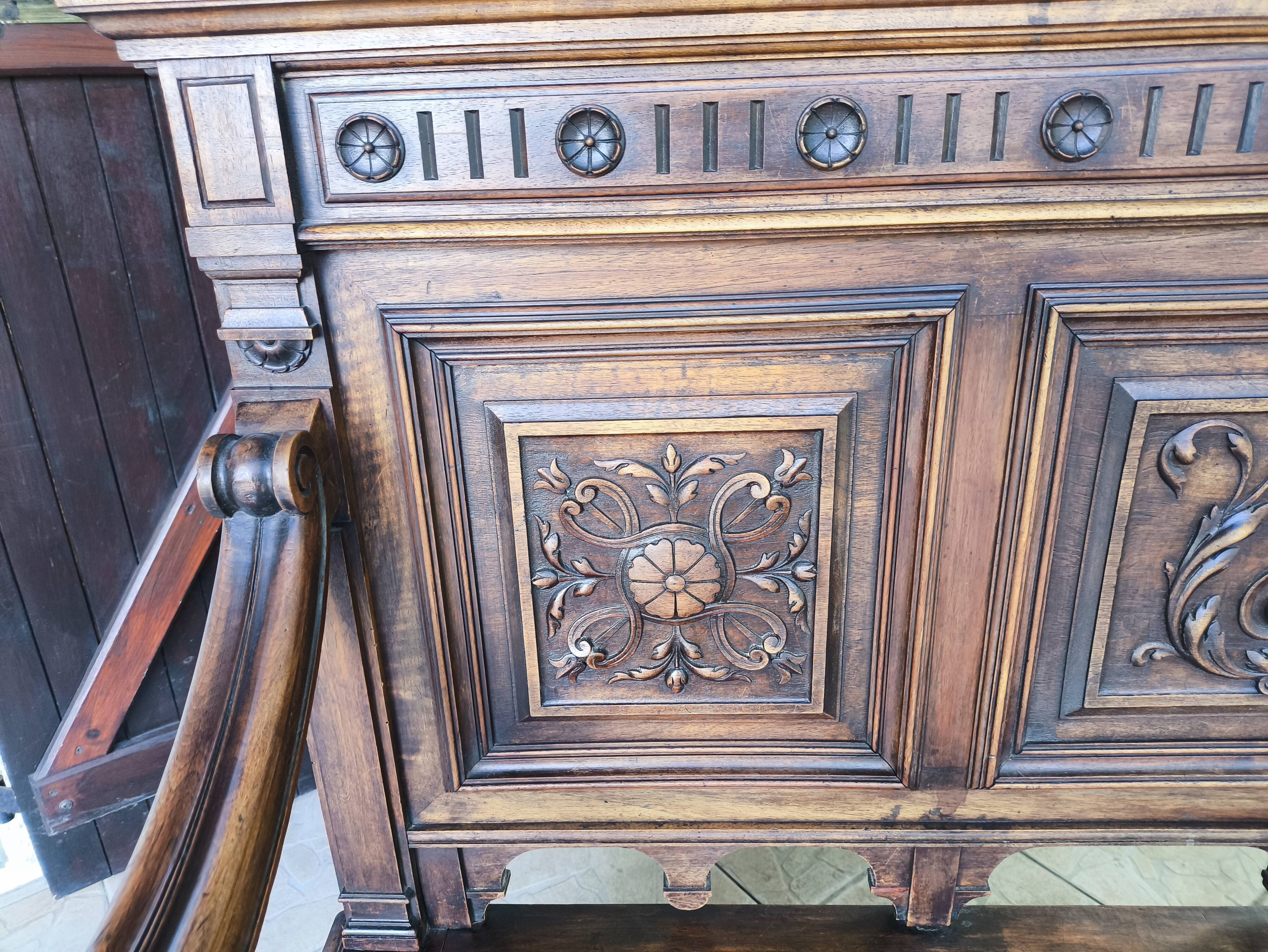 Banquette-coffre ancienne style Henri II / Néo-Renaissance en bois sculpté