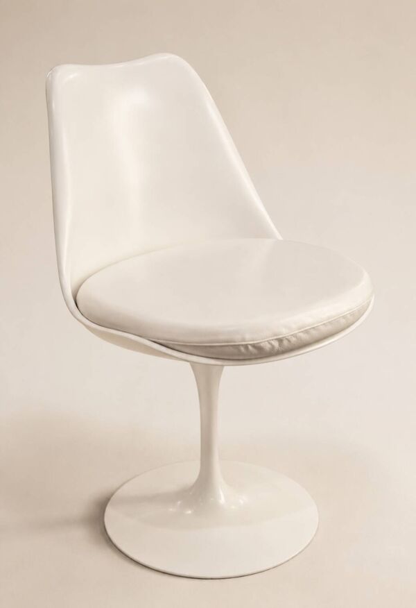 Chaise pivotante « Tulip » par Eero Saarinen pour Knoll International, 2022