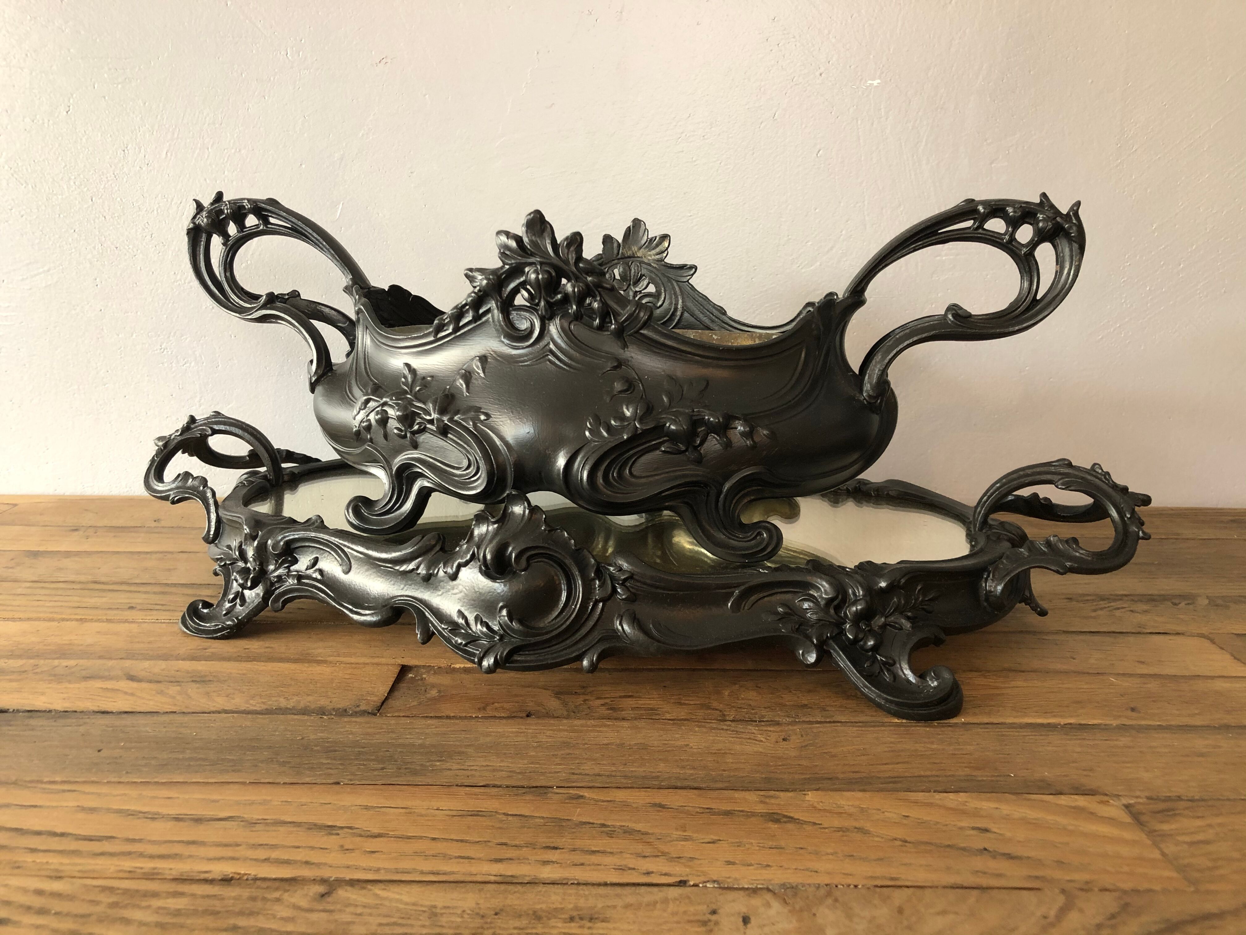 Louis XV-style centerpiece