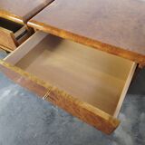 Paire de tables de chevet Art déco en ronce de noyer et laiton