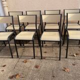 8 chaises d’écolier