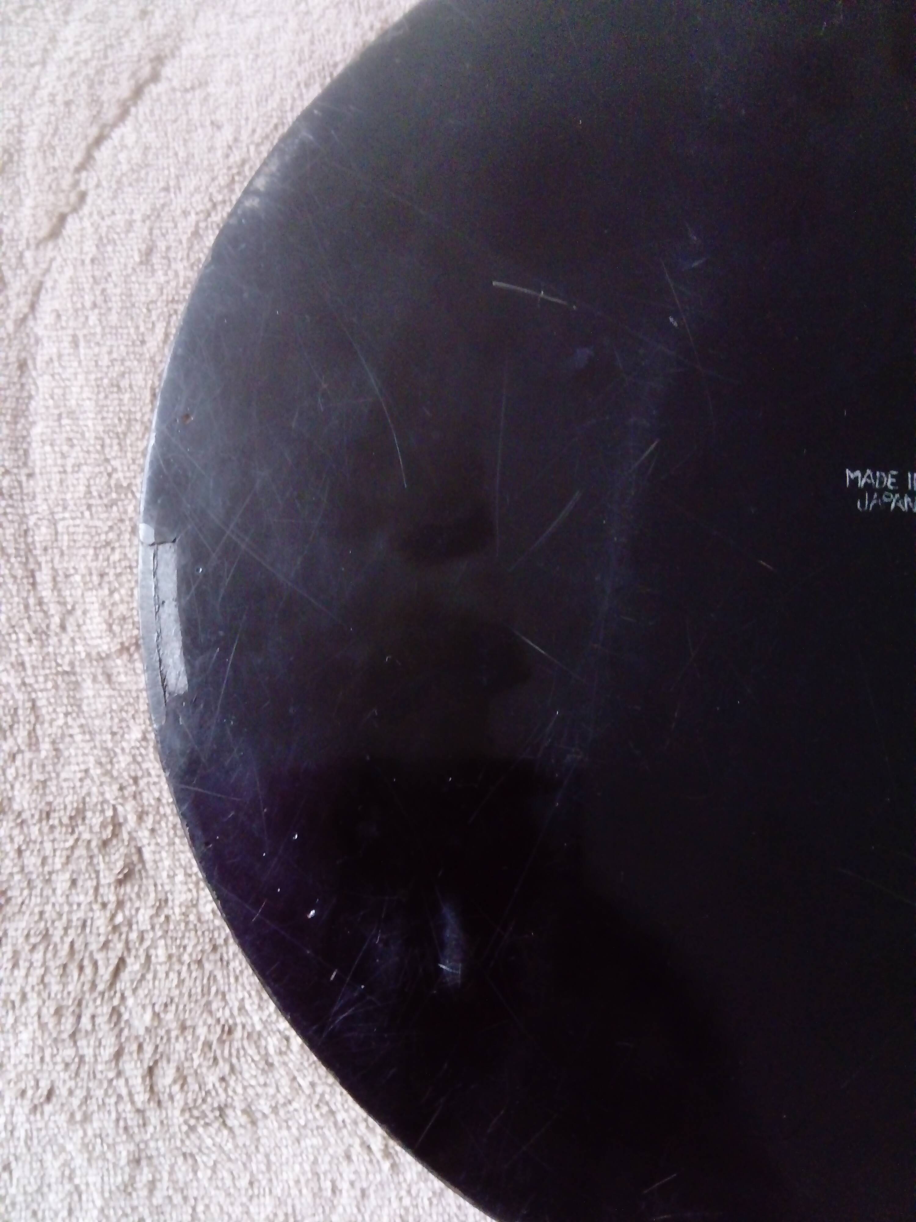 large round box in black lacquered wood Art Deco. Japan