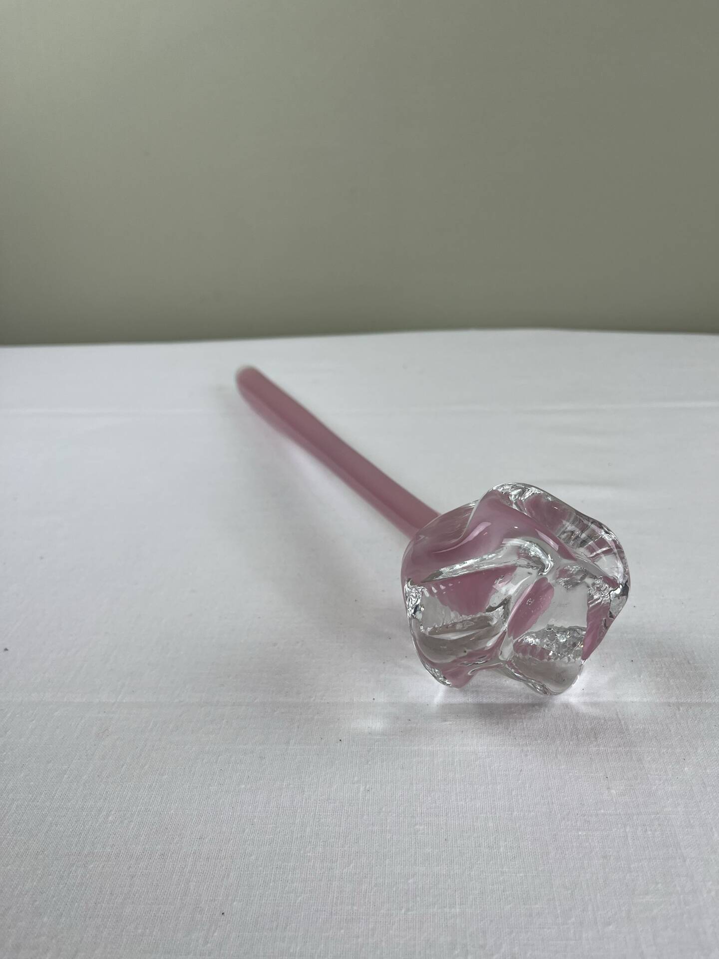 Sculptural glass soliflore in pink