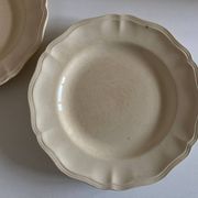Set of 4 ivory Sarreguemines plates with gadroons