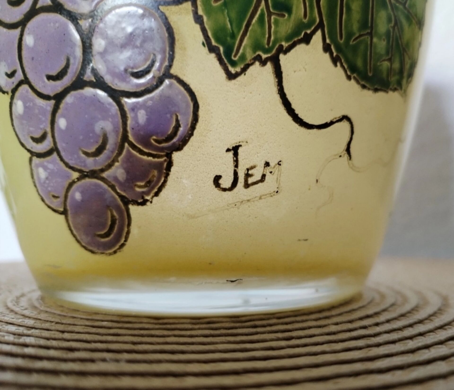 Seau à biscuits en verre émaillé signé JEM (École Legras)