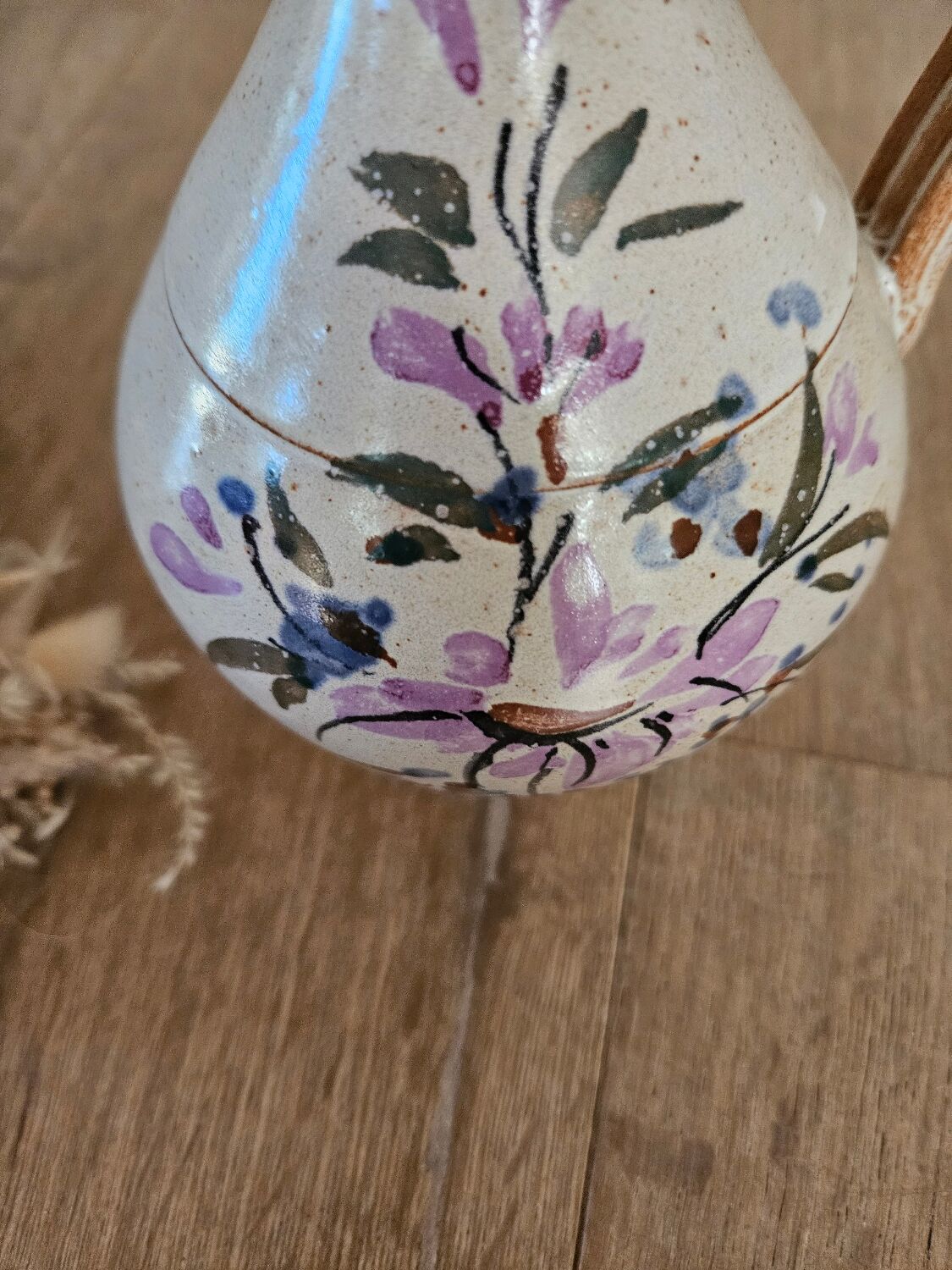 Carafe or jug in stoneware with hand-painted floral motifs