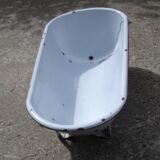 Enamelled child bathtub