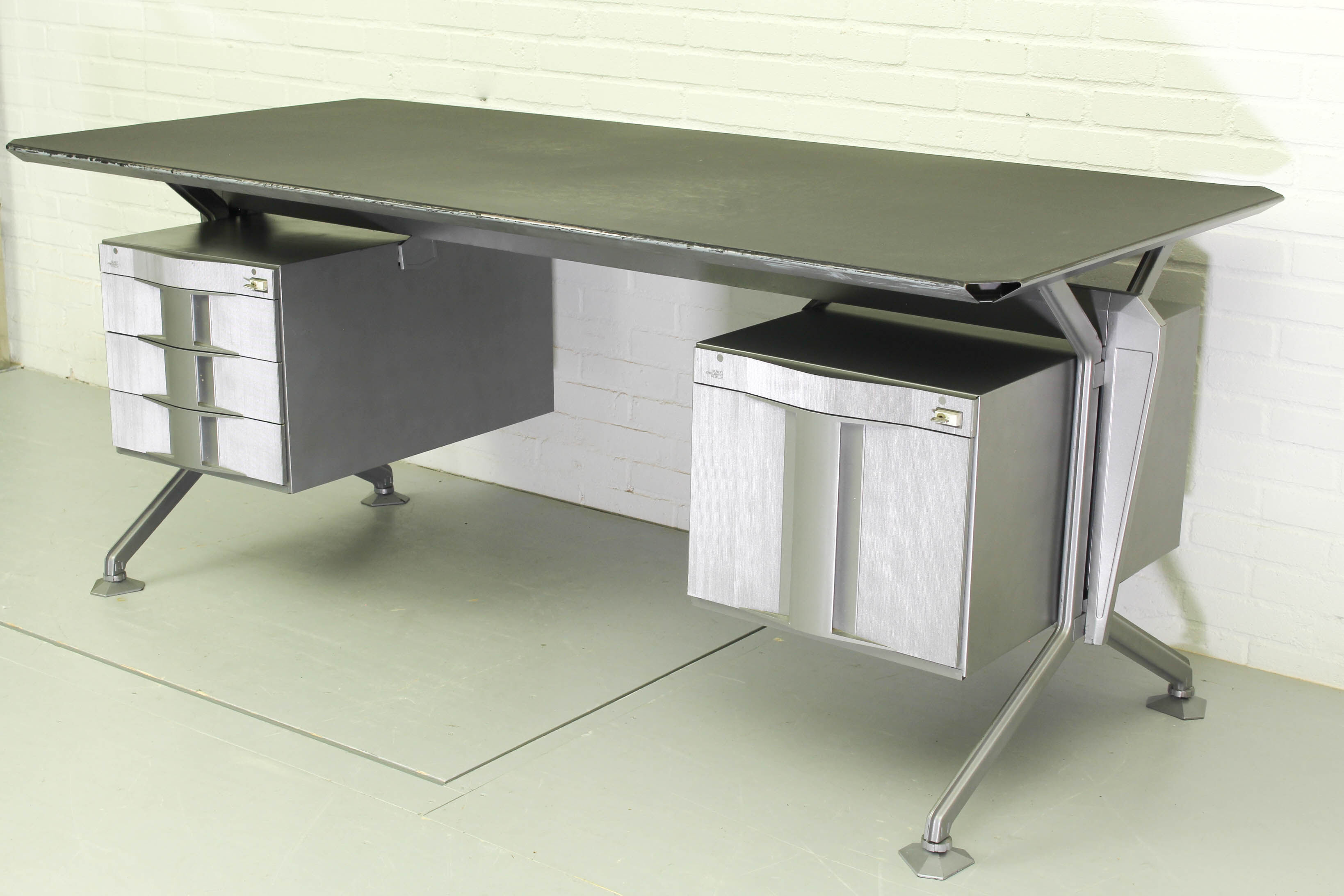 Arco Desk by Studio BBPR  for Olivetti, 1963