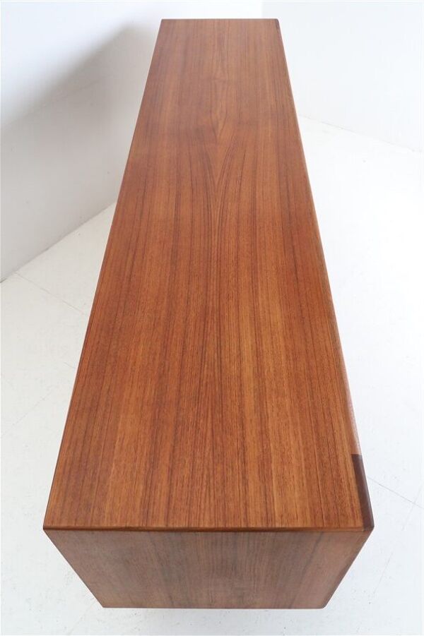 Enfilade en teck Bernhard Pedersen & Søn avec portes tambour / design danois du milieu du siècle moderne / années 1960