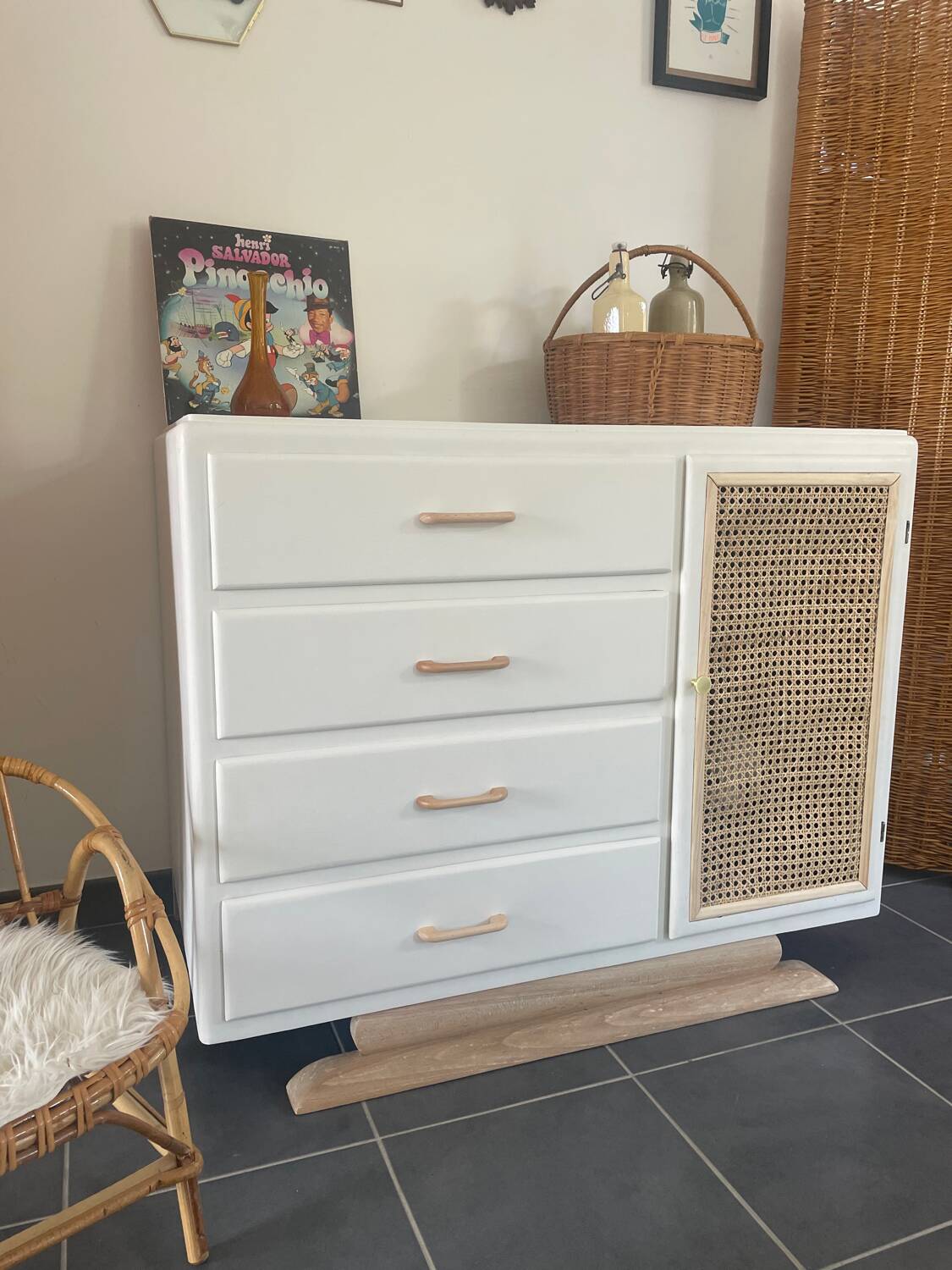 Wardrobe chest of drawers