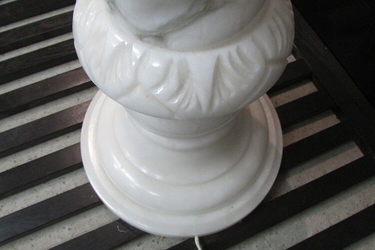 Column, illuminating marble harness