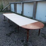 Large table, dining room, with 5 extensions, 8 feet.wood