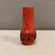 Le plus beau petit vase en glaçure de lave rouge.