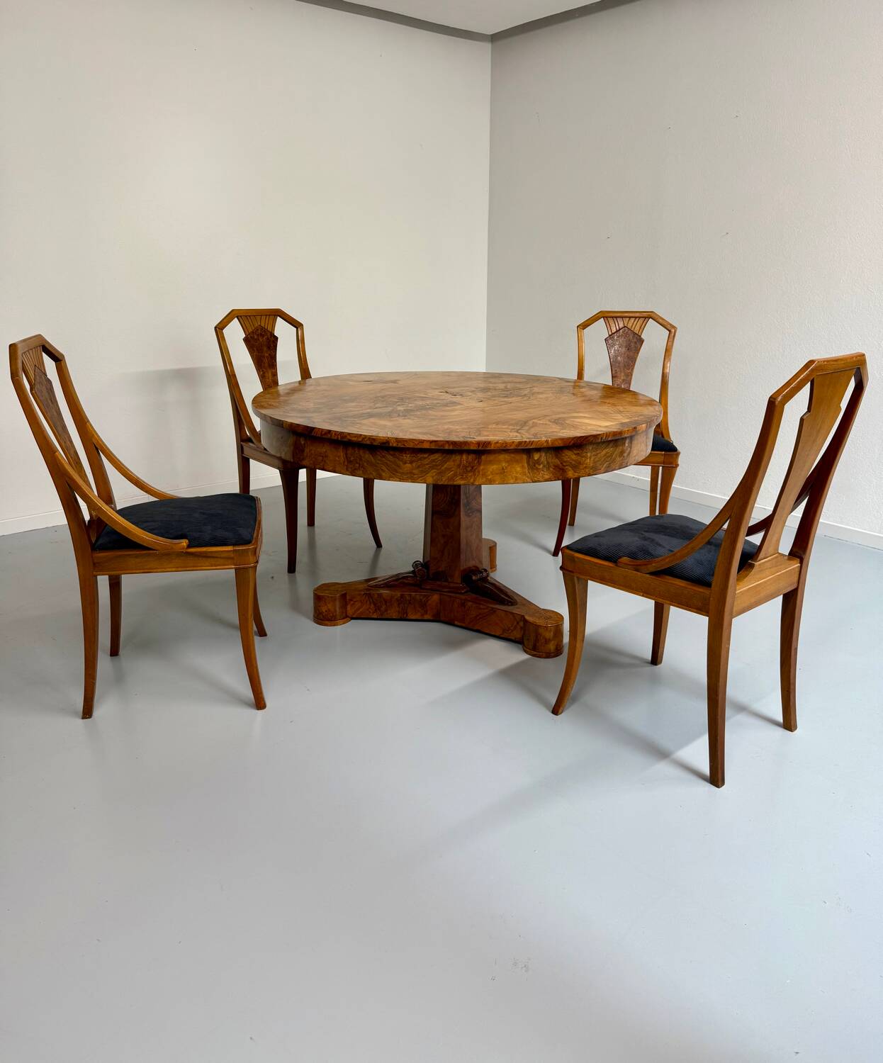 Set of 4 walnut/burl wood chairs, Art Nouveau, early 20th century