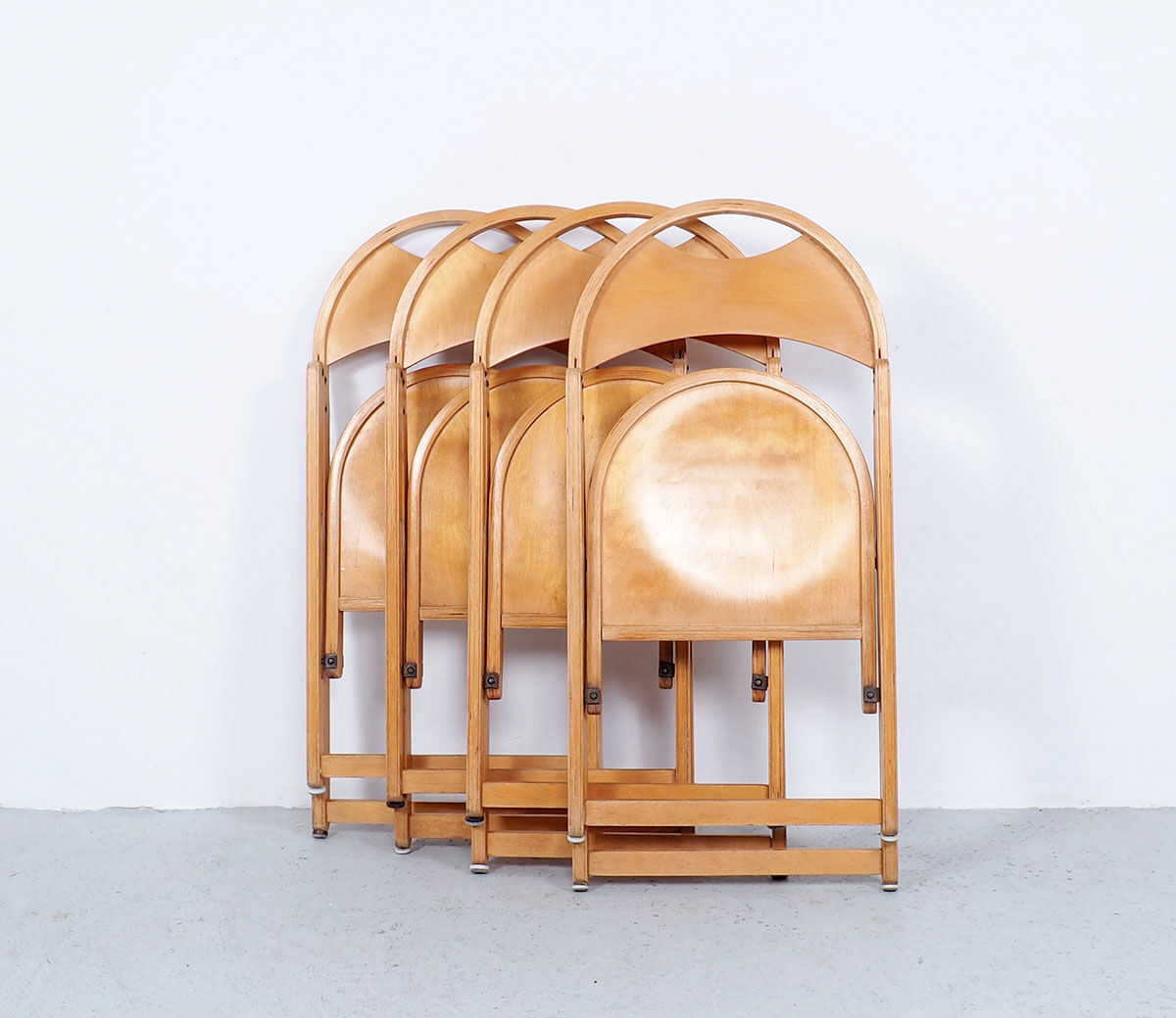4 chaises pliantes vintage en bois d’OTK, années 1950
