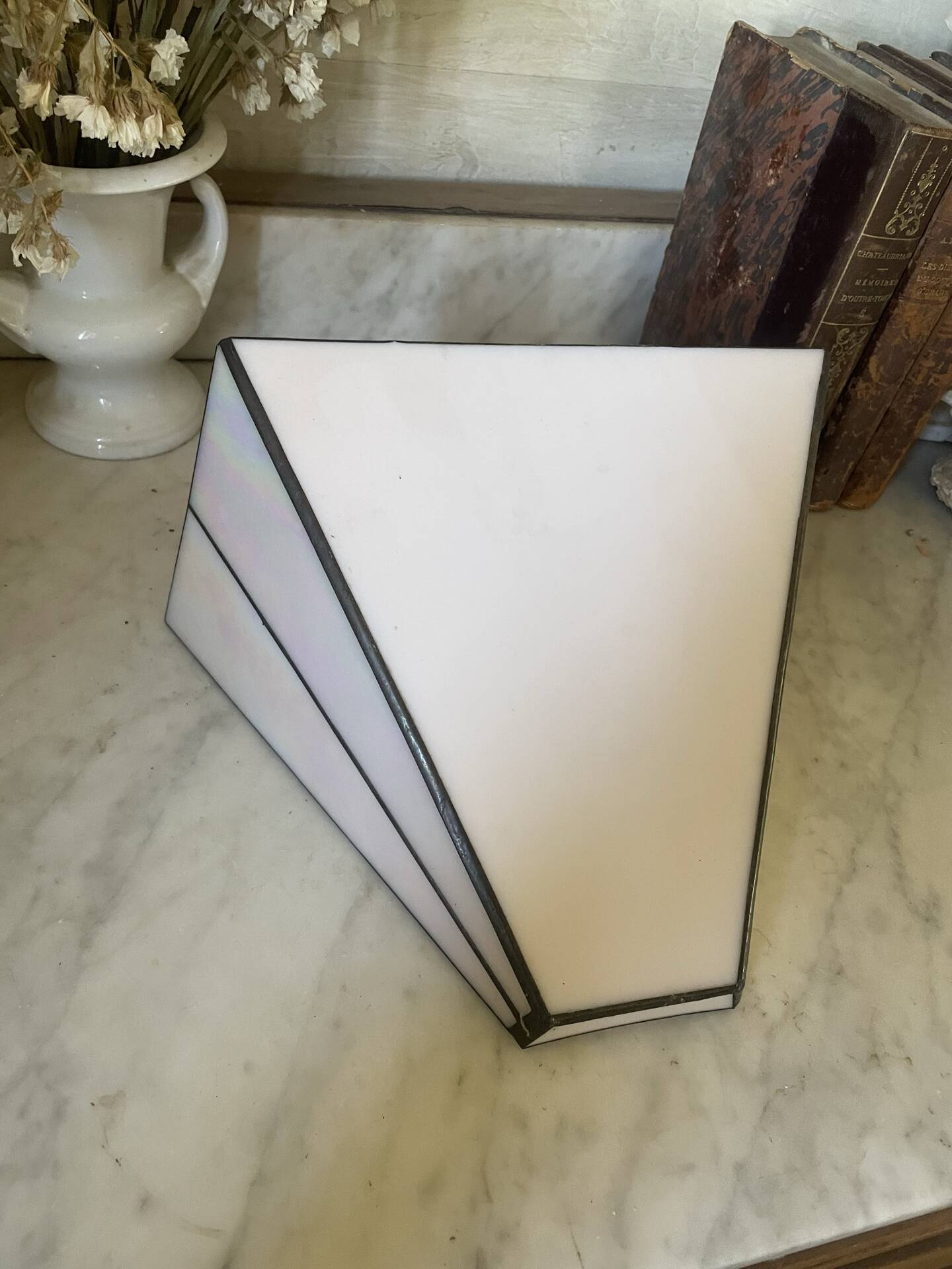 Vintage style Tiffany wall lamp