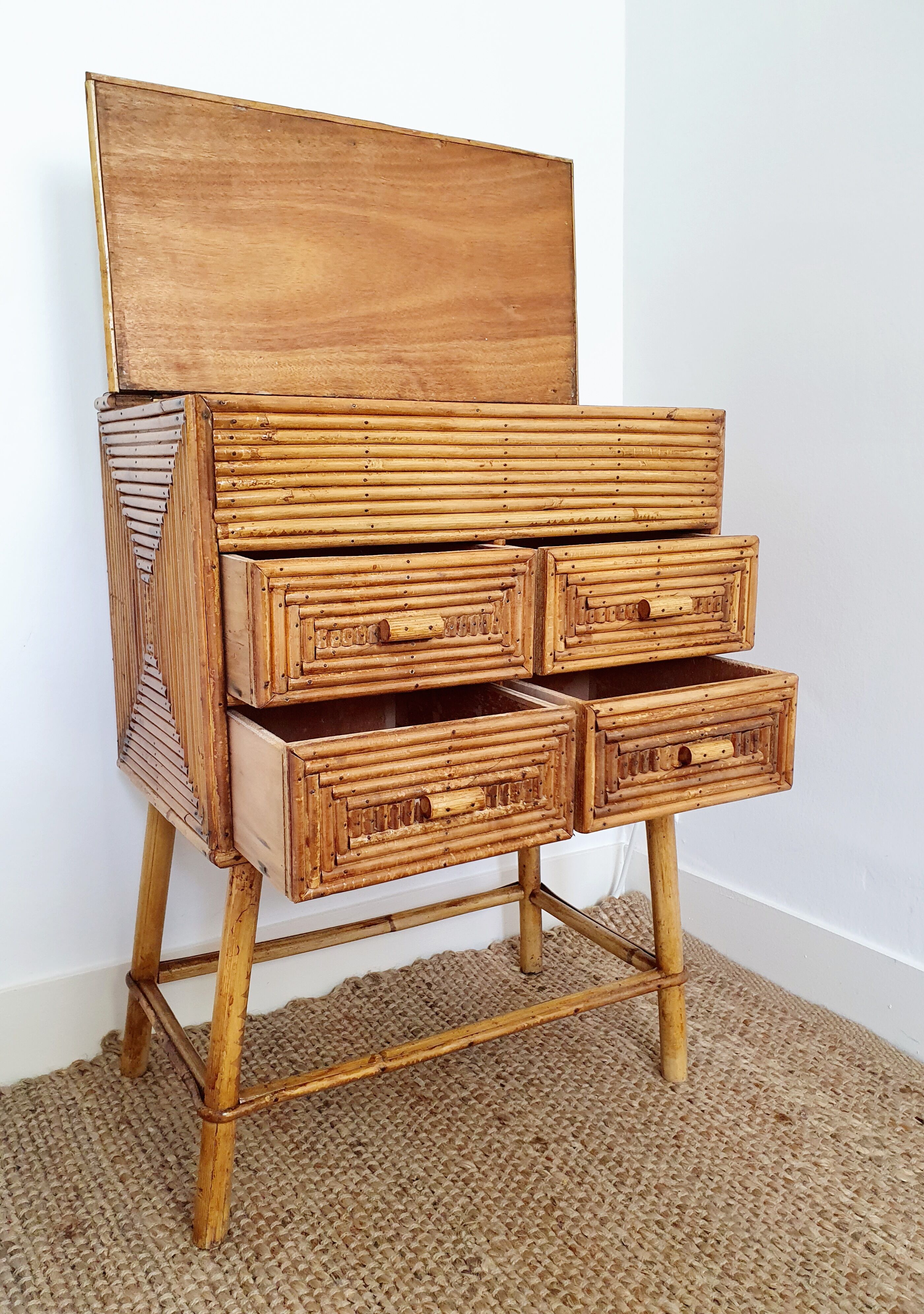 Chest of drawers in rattan marquetry