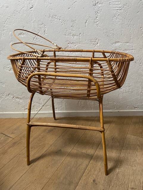 Rattan cradle