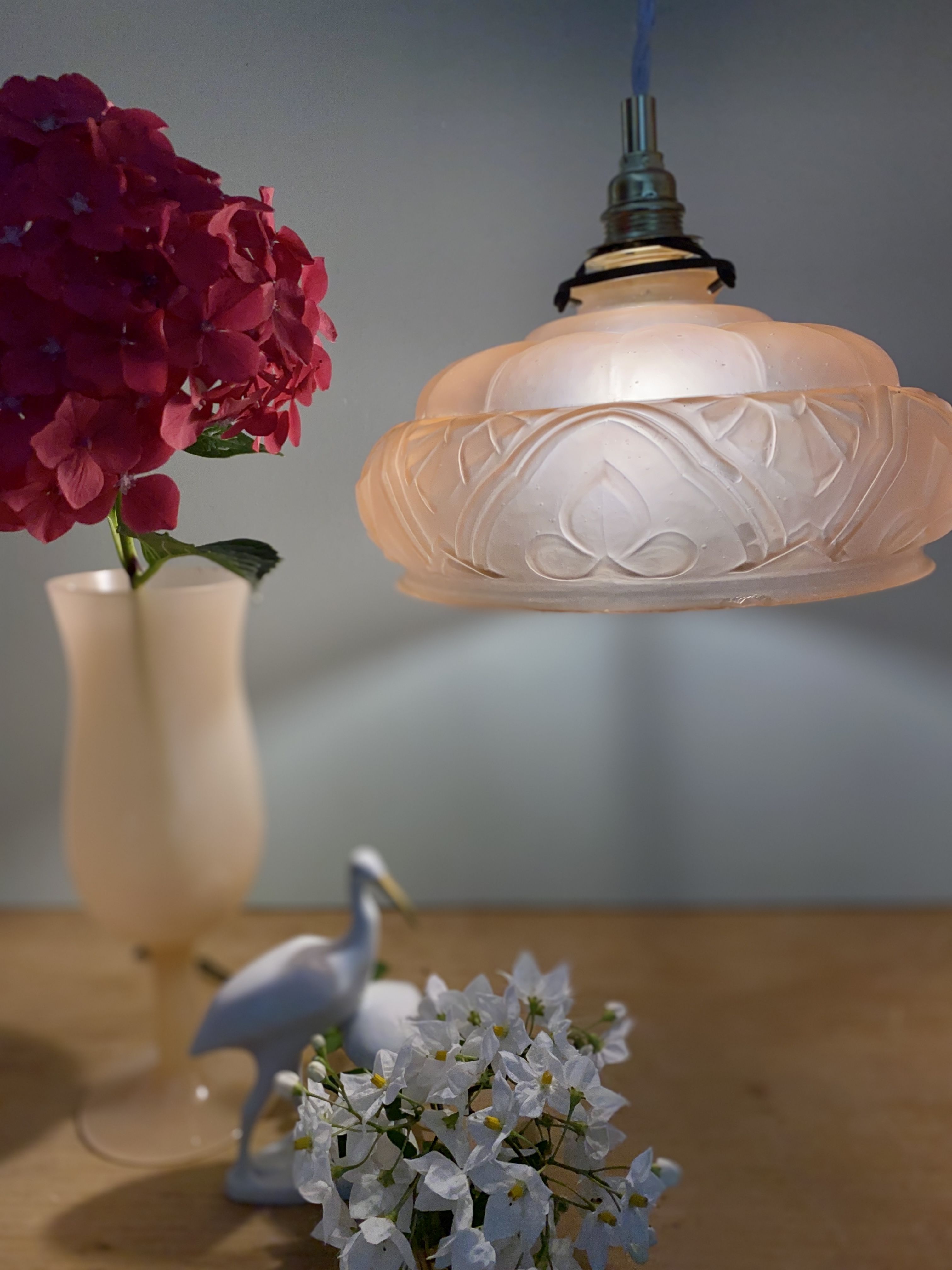 Suspension lampshade vintage art deco in pink frosted glass