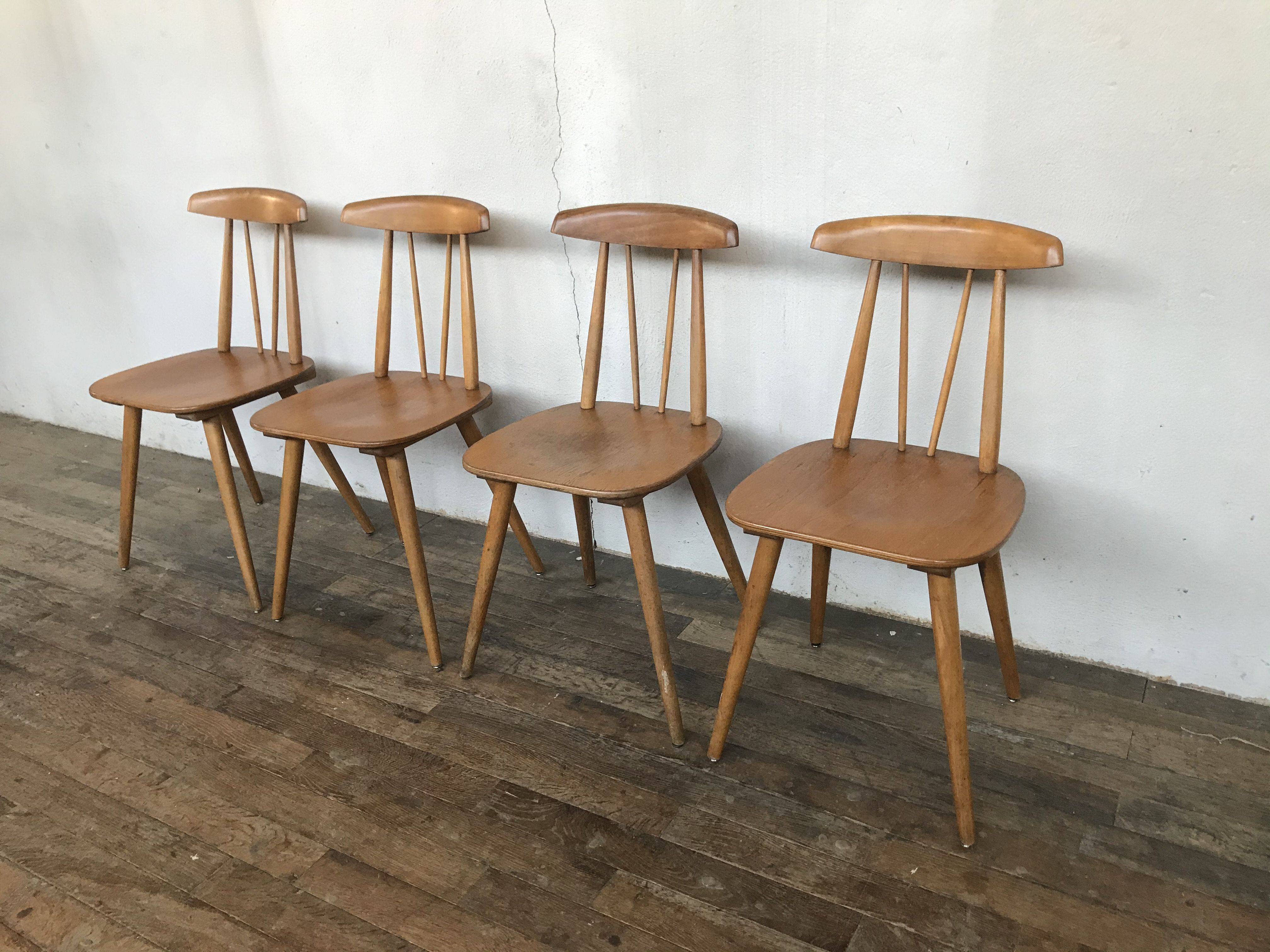 Series of 4 chairs