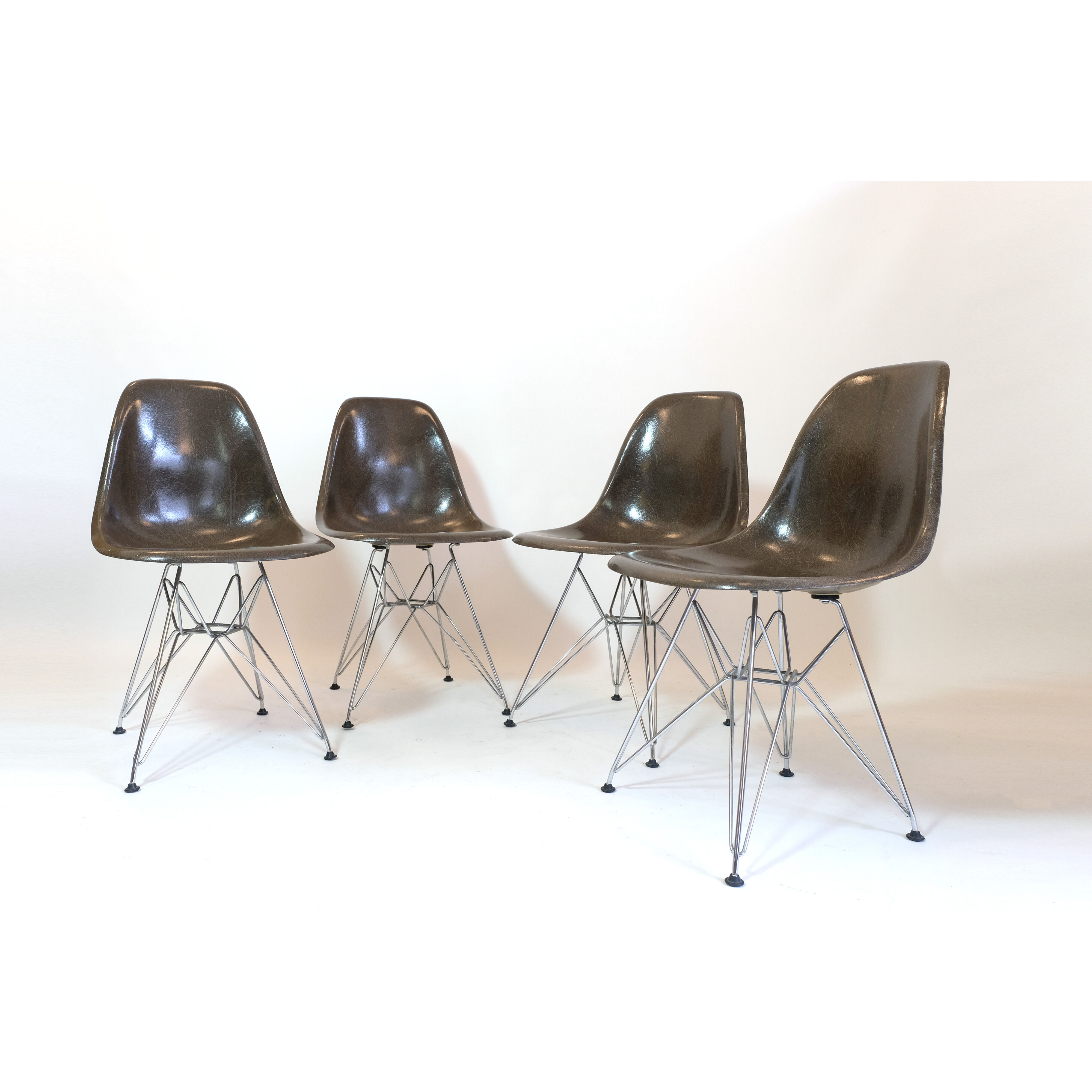 4 DSR chairs by Charles and Ray Eames, 1970/1980