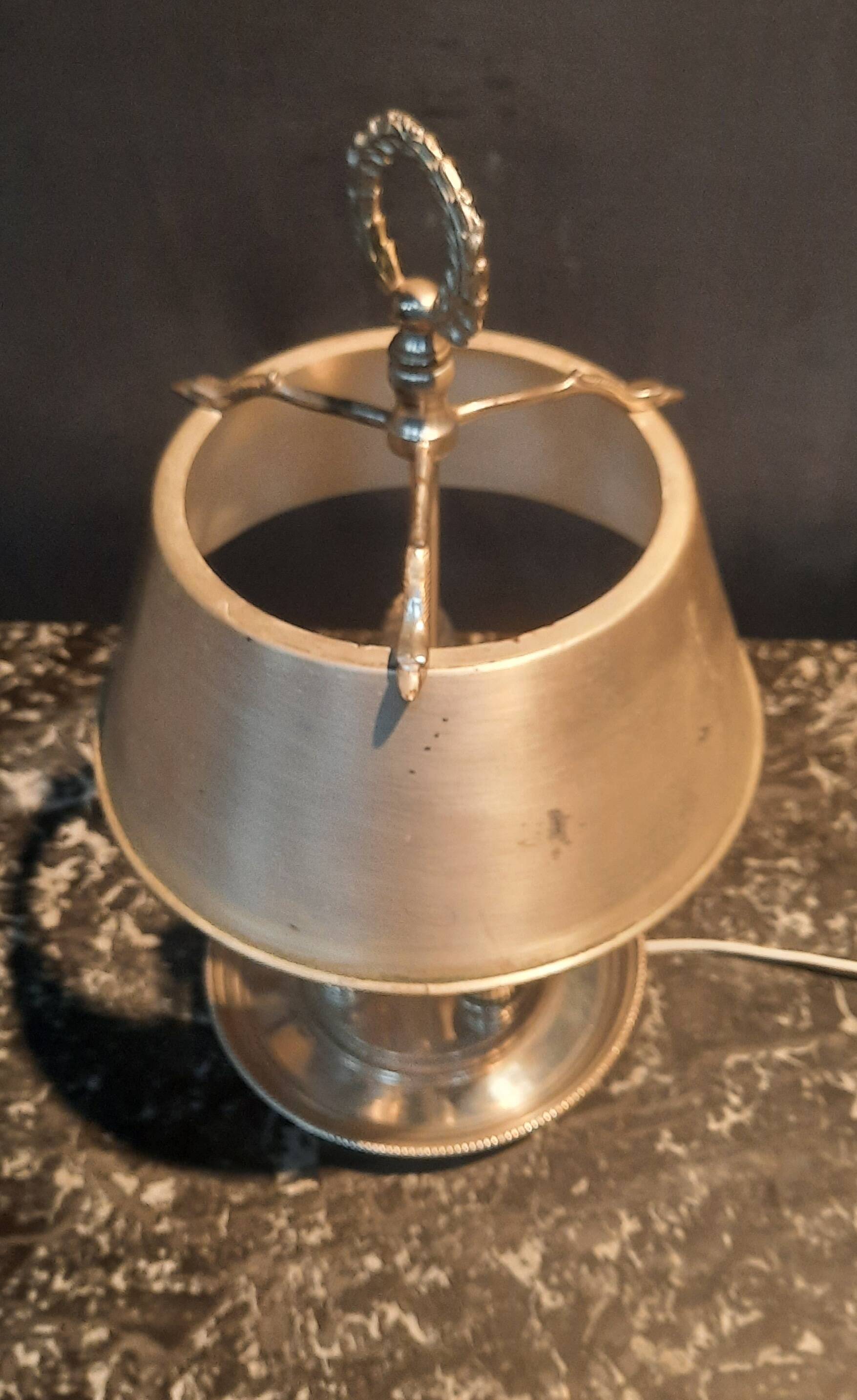 Lampe bouillotte de style  Louis XVI