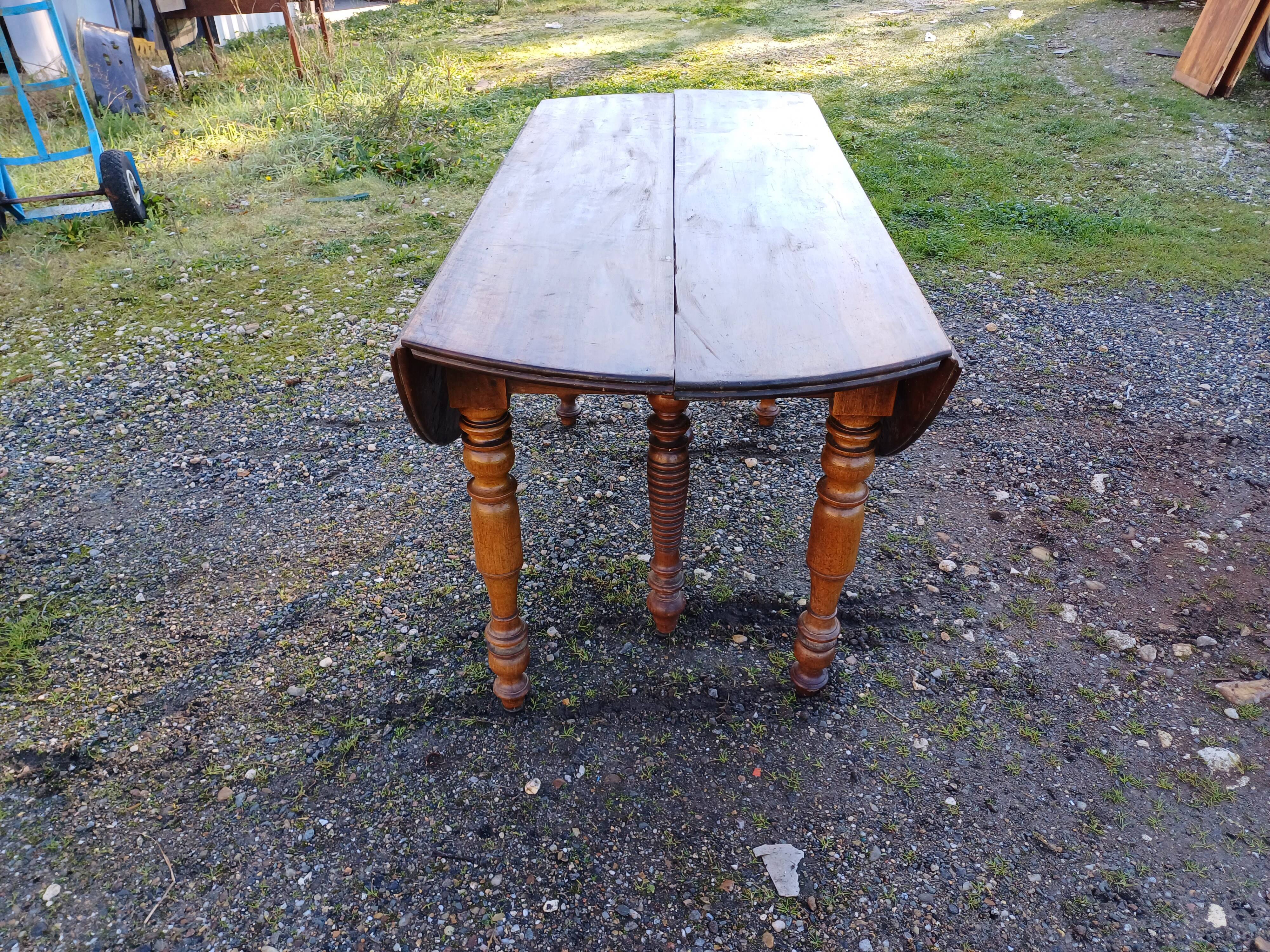 19th century walnut 6 leg table, opening