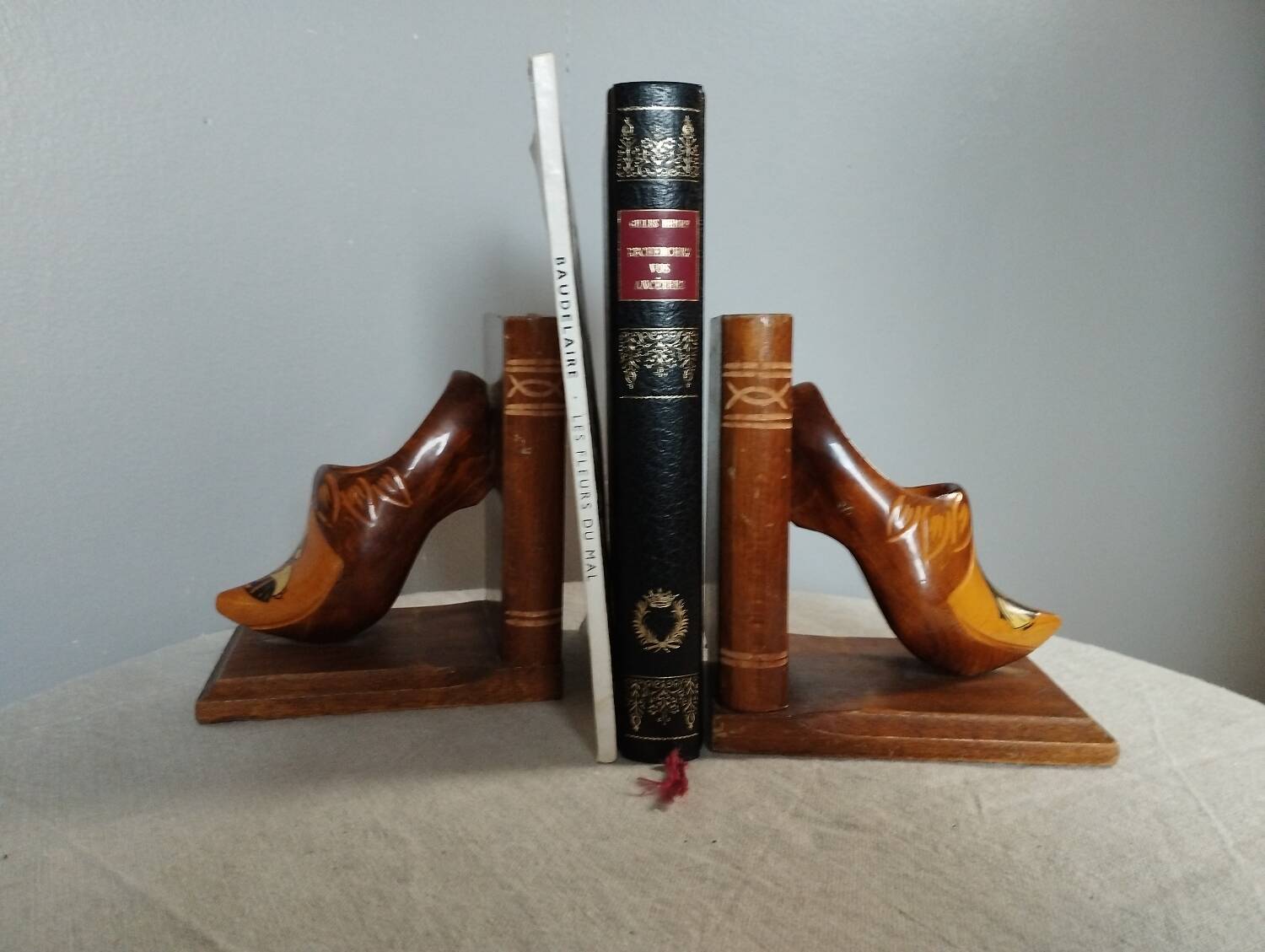 Wooden bookends with clog decoration, Breton craftsmanship, circa 1970