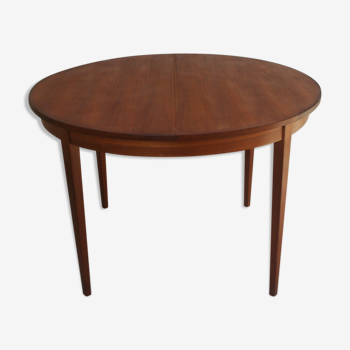 Scandinavian table