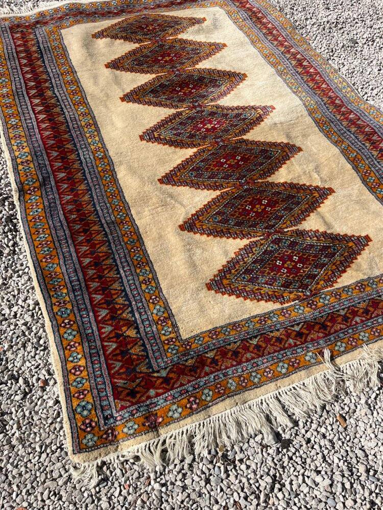 Tapis persan ancien