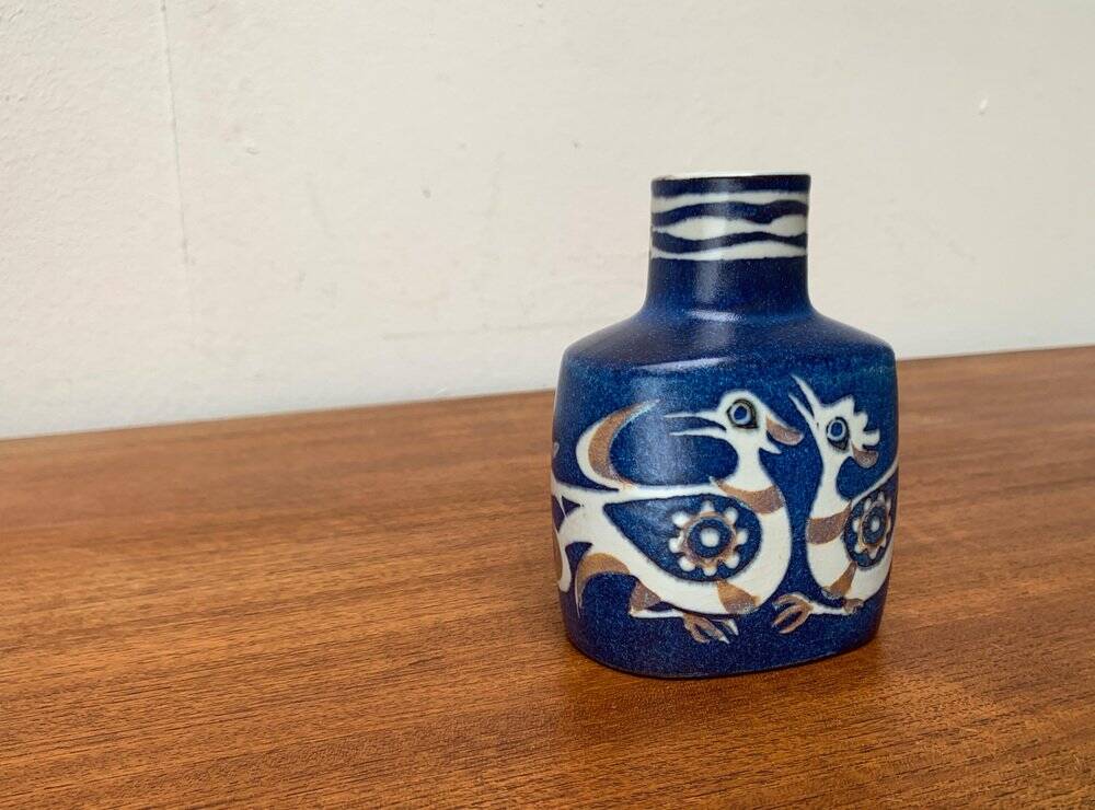 Danish mid-century porcelain vase from the Baca line with bird motif by Nils Thorsson for Aluminia Royal Copenhagen, 1960s.