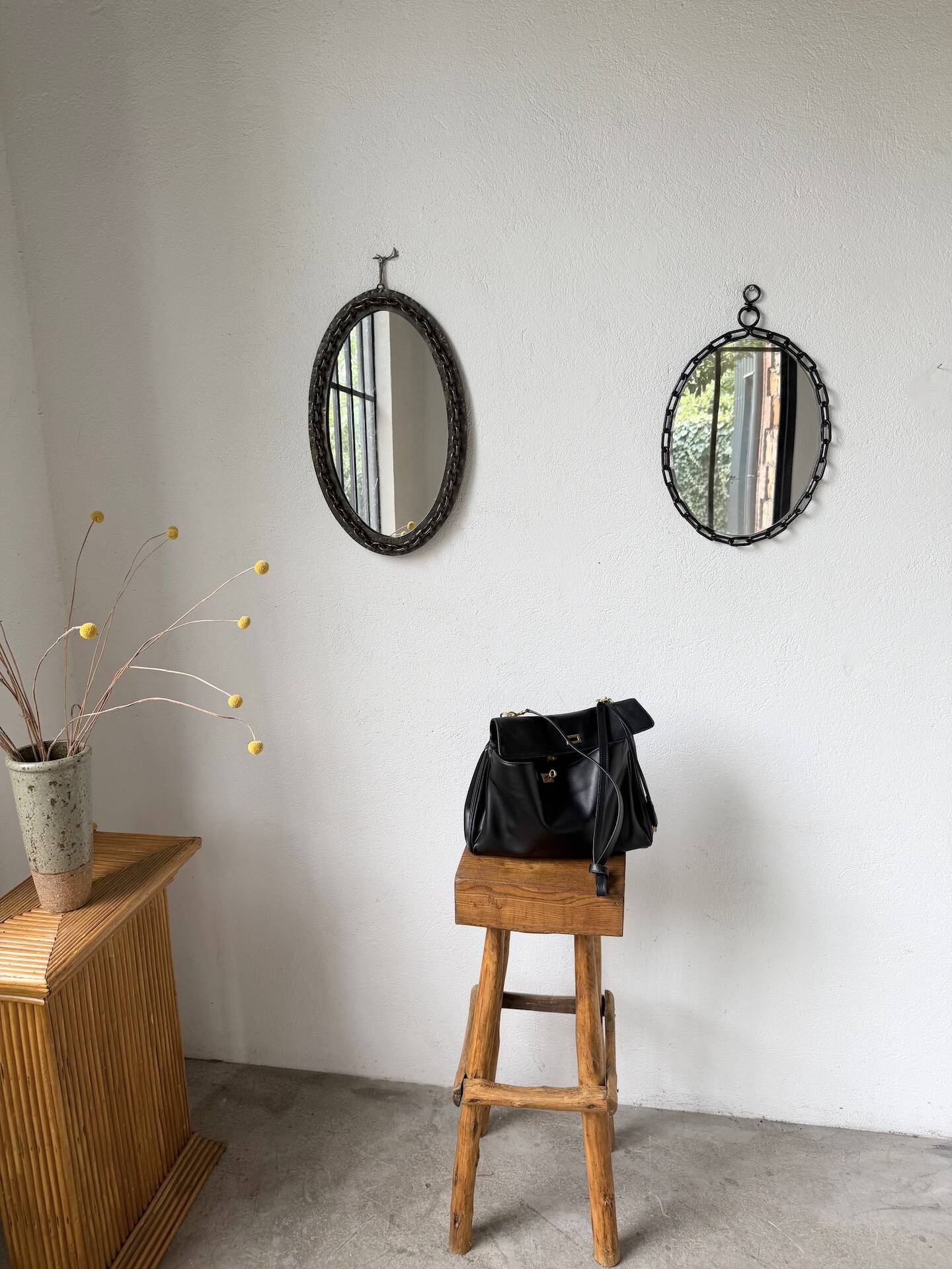 Miroir brutaliste ovale « chaine » 1950