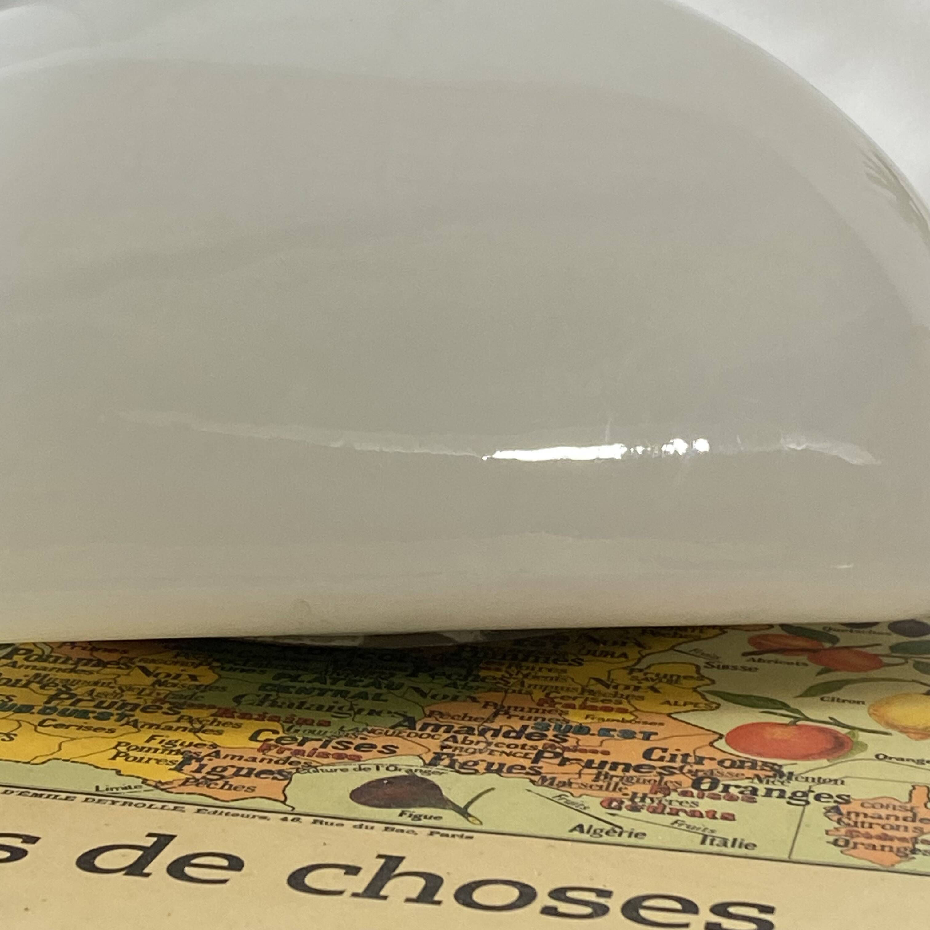 Square wall-mounted ceiling light in white opaline glass, 20 cm, vintage.
