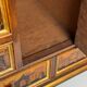 Cabinet d'art en marqueterie allemande