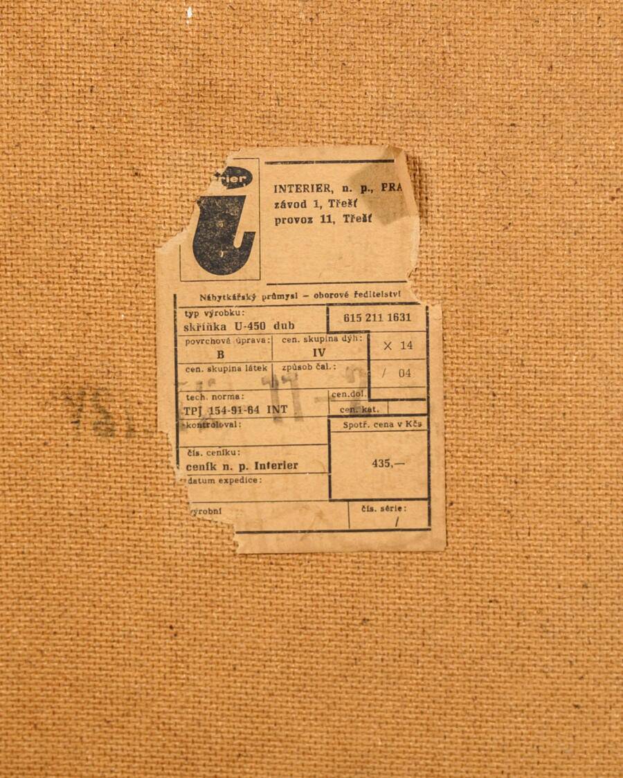 Buffet Jiri Jiroutek tiroirs jaunes