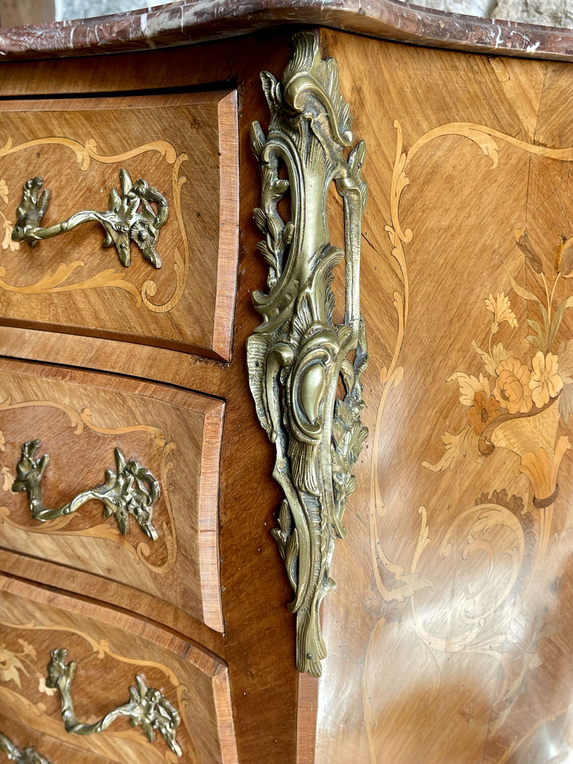 Chest of drawers in marquetry nineteenth