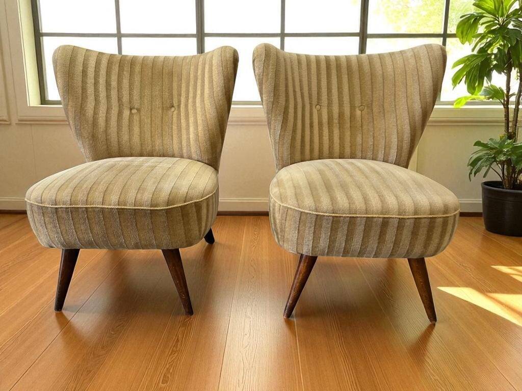 Set of 2 vintage cocktail chairs / single seats / armchairs