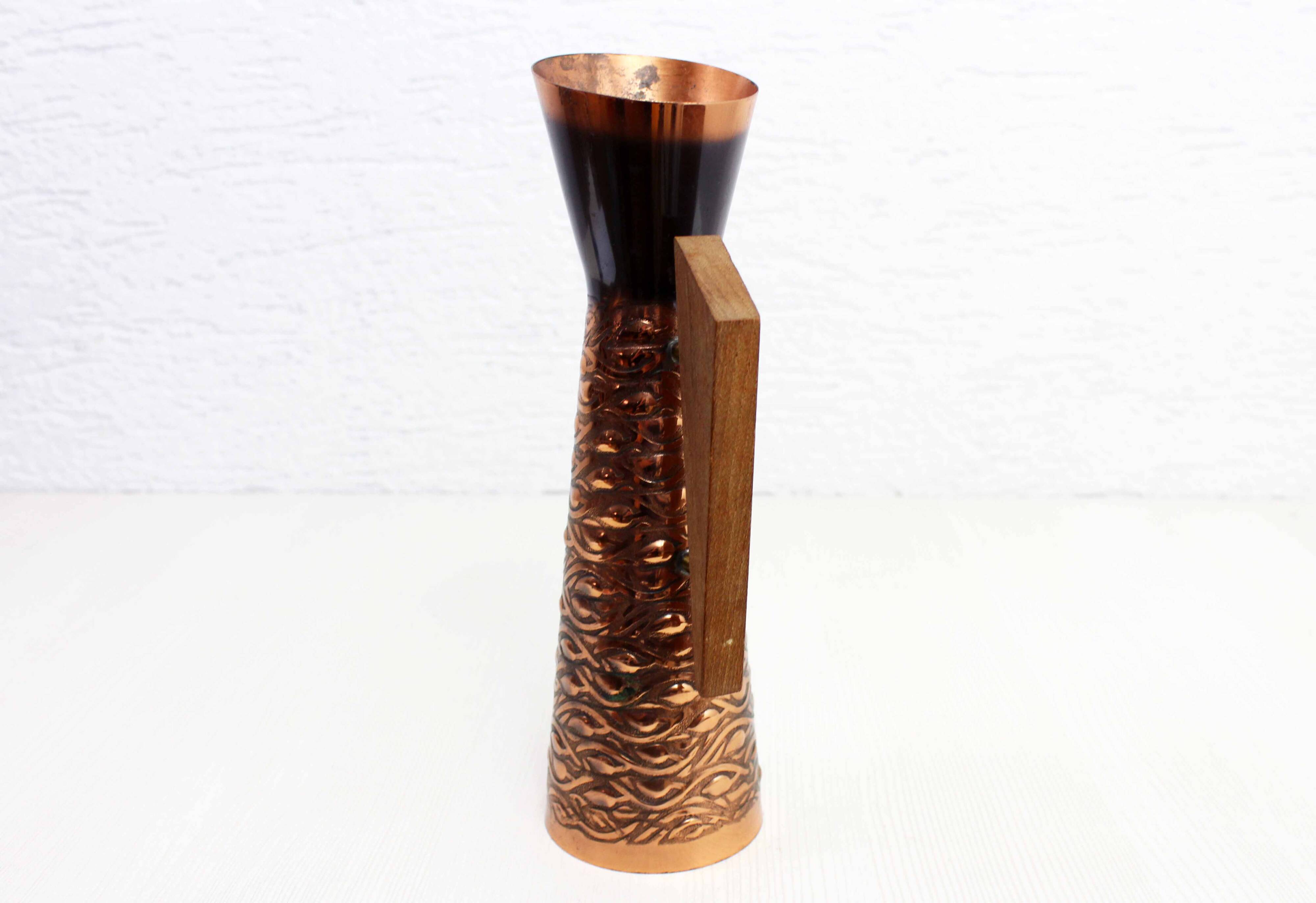 Vase vintage en cuivre et teck