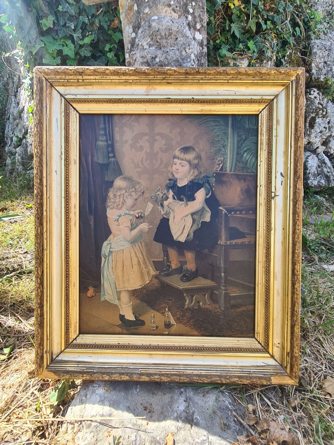 Table "little girls with cats"