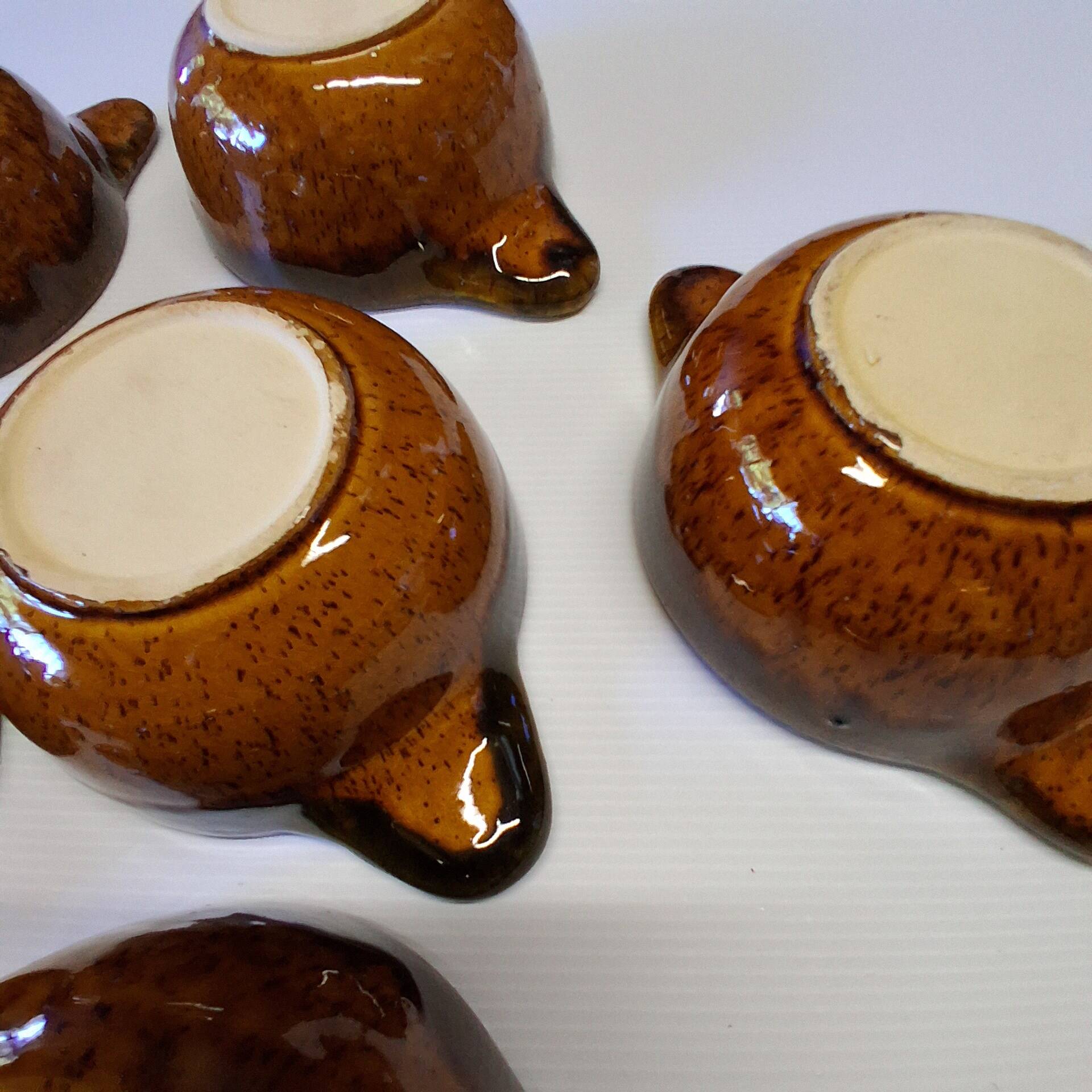 Set of 6 ear bowls in stoneware in very good condition.